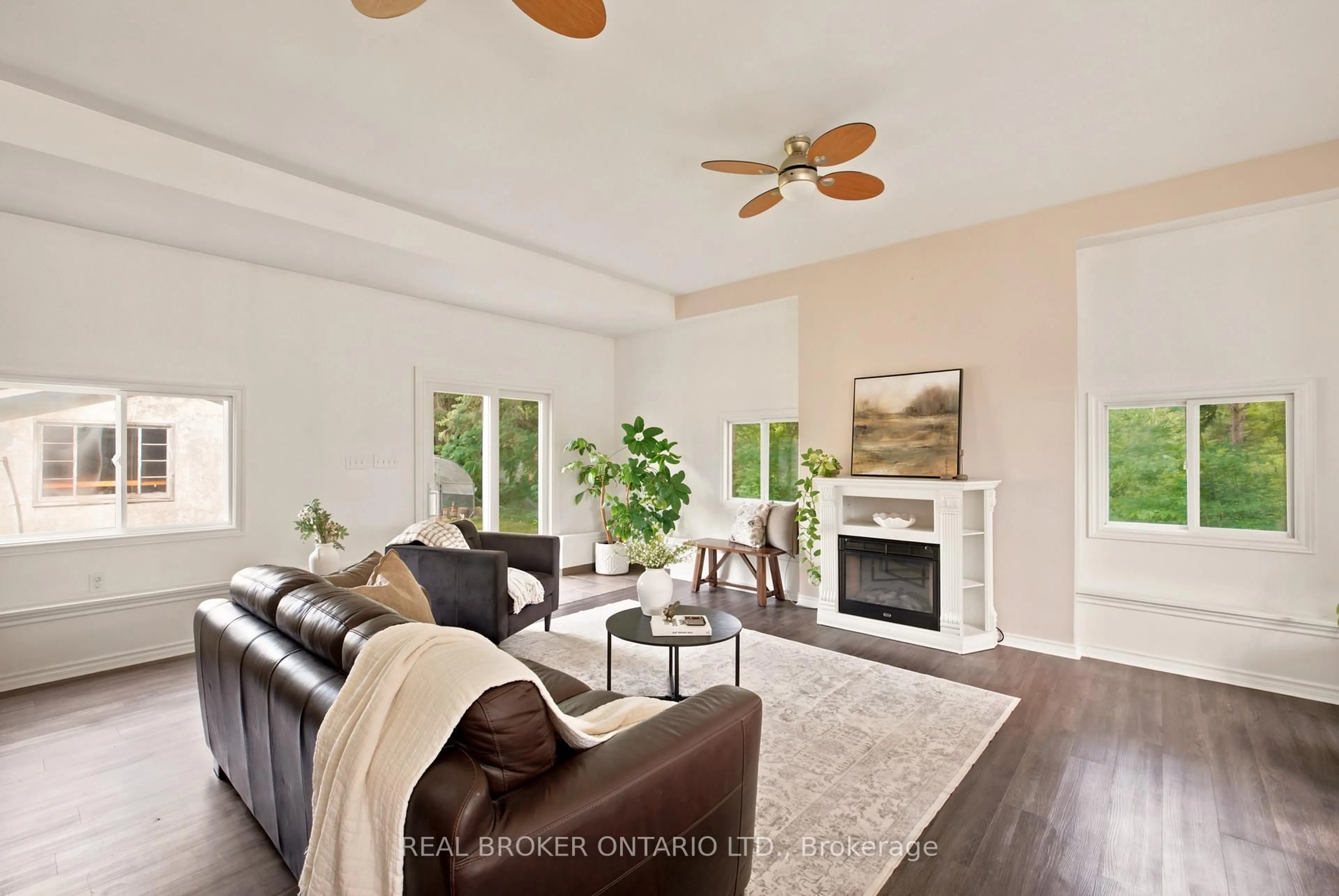 Living room with furniture, unknown for 621 Bel Twp Con 8 Concession, Havelock-Belmont-Methuen Ontario K0L 1Z0
