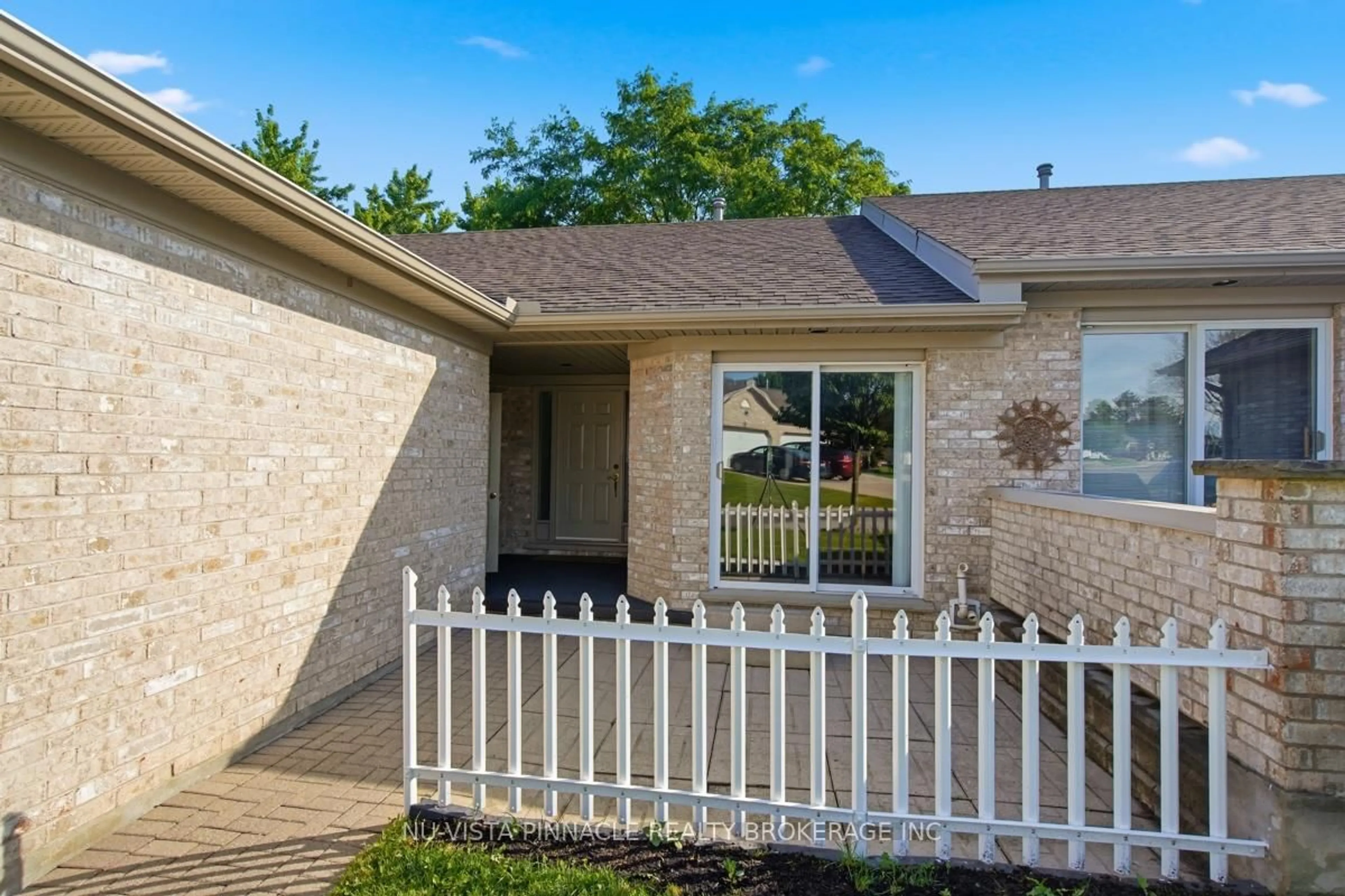 Home with vinyl exterior material, street for 825 Shelborne St #13, London South Ontario N5Z 5B7