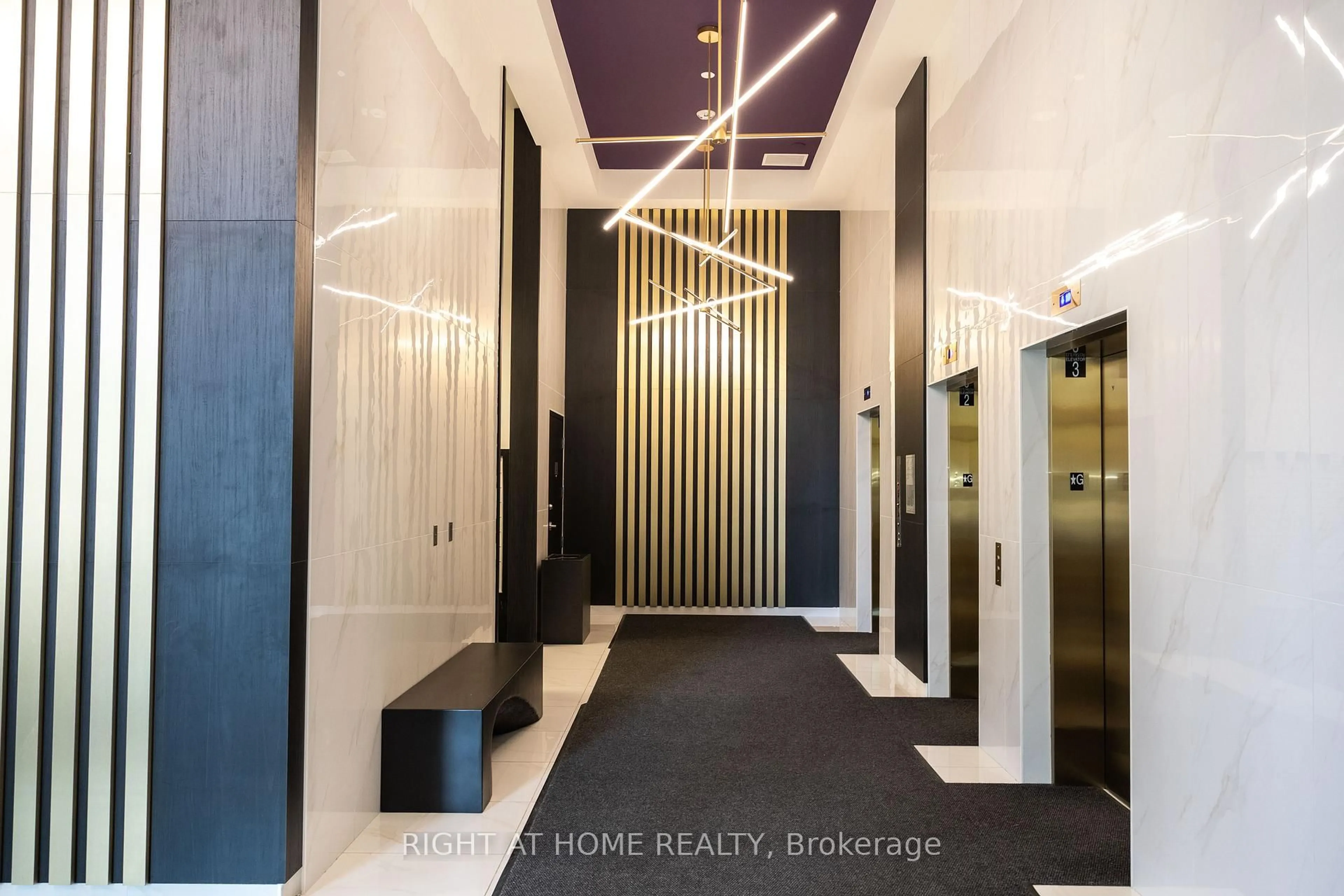 Indoor foyer for 180 George St #2508, Ottawa Ontario K1N 0G8
