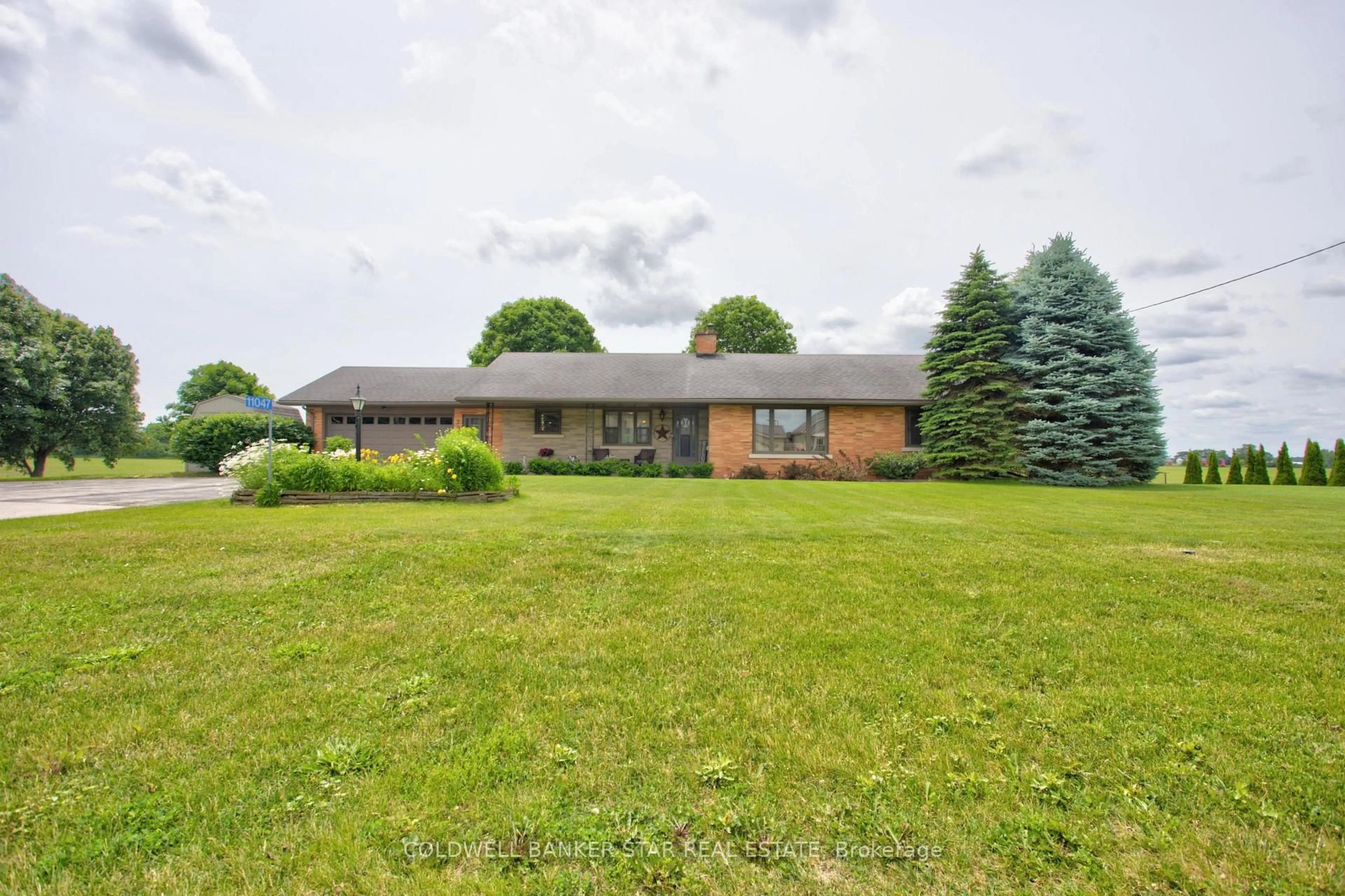 A pic from outside/outdoor area/front of a property/back of a property/a pic from drone, water/lake/river/ocean view for 11047 Miller Rd, Dutton/Dunwich Ontario N0L 1J0