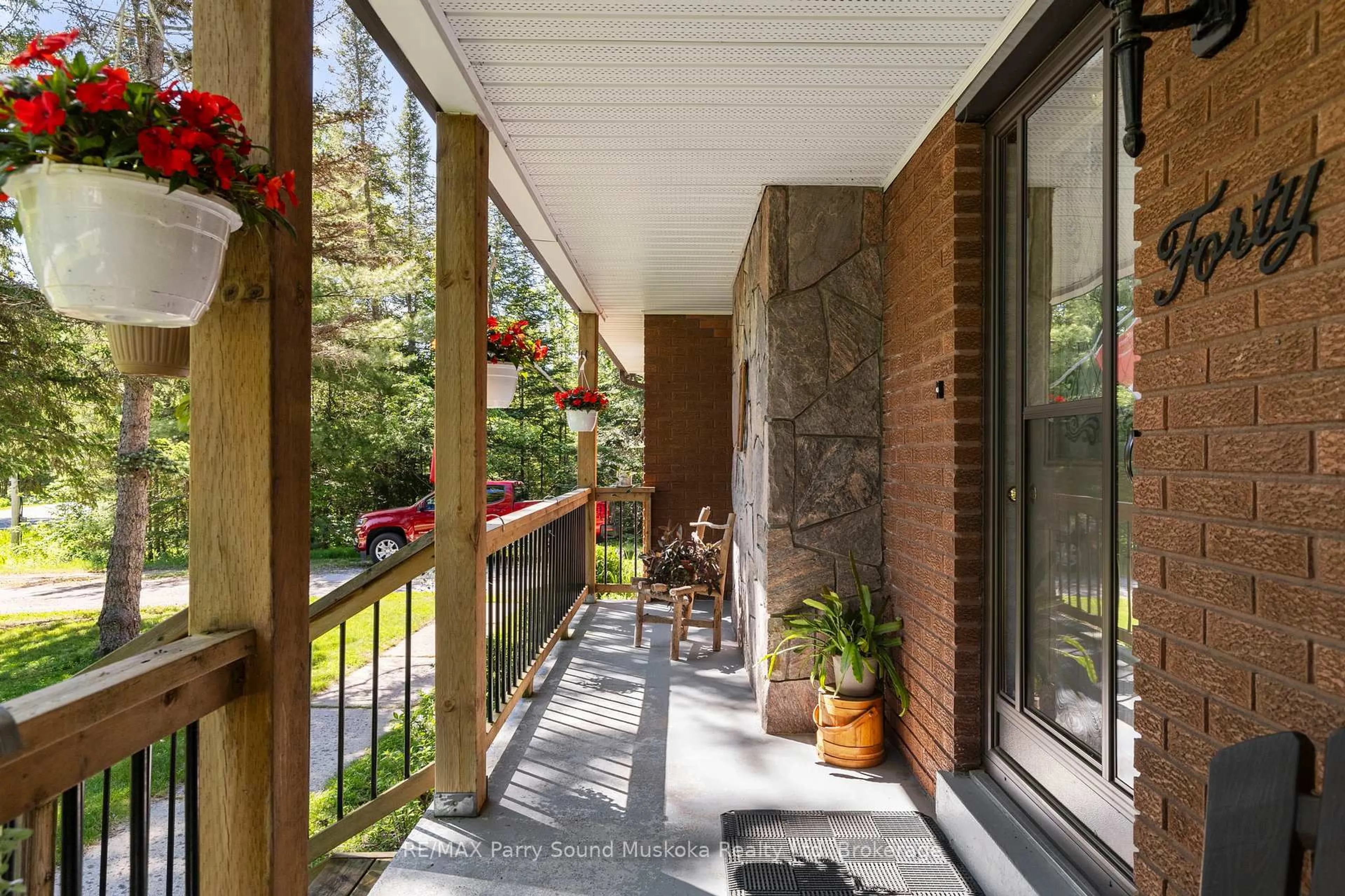 Patio, street for 40 Hammel Ave, McDougall Ontario P2A 2W9