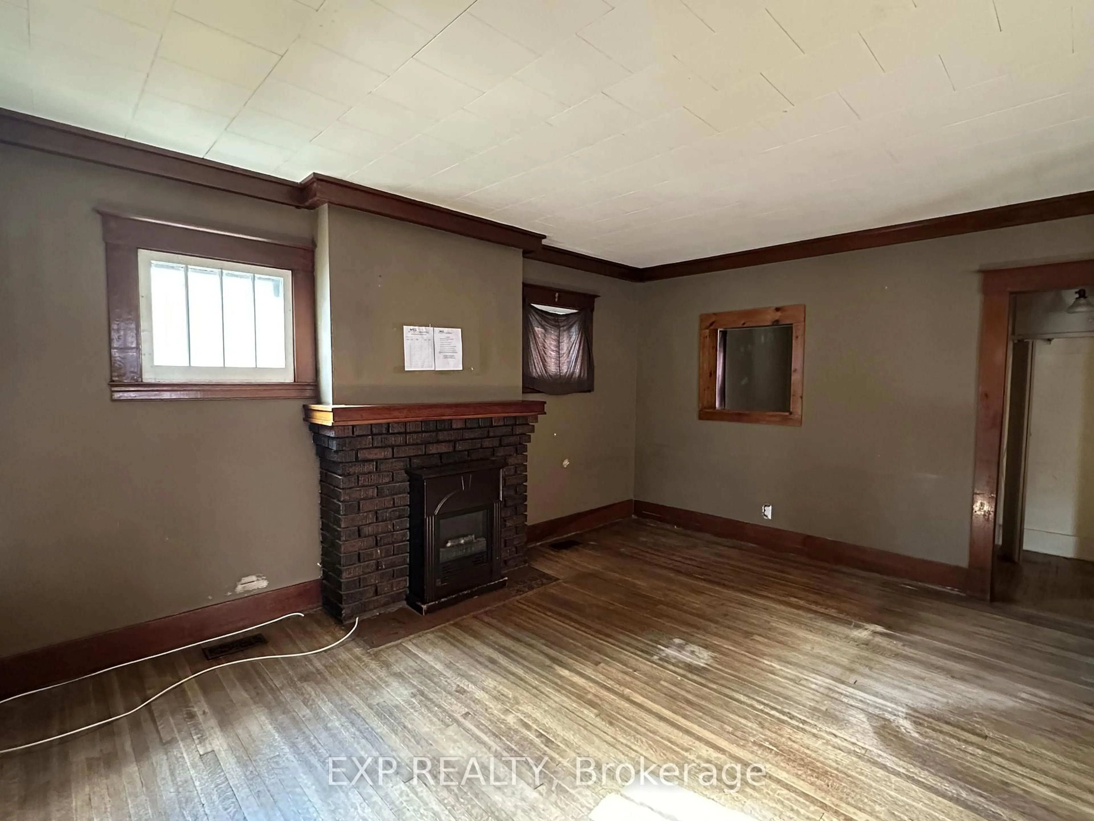 A pic of a room for 15 St Anne's Pl, St. Thomas Ontario N5R 2W2
