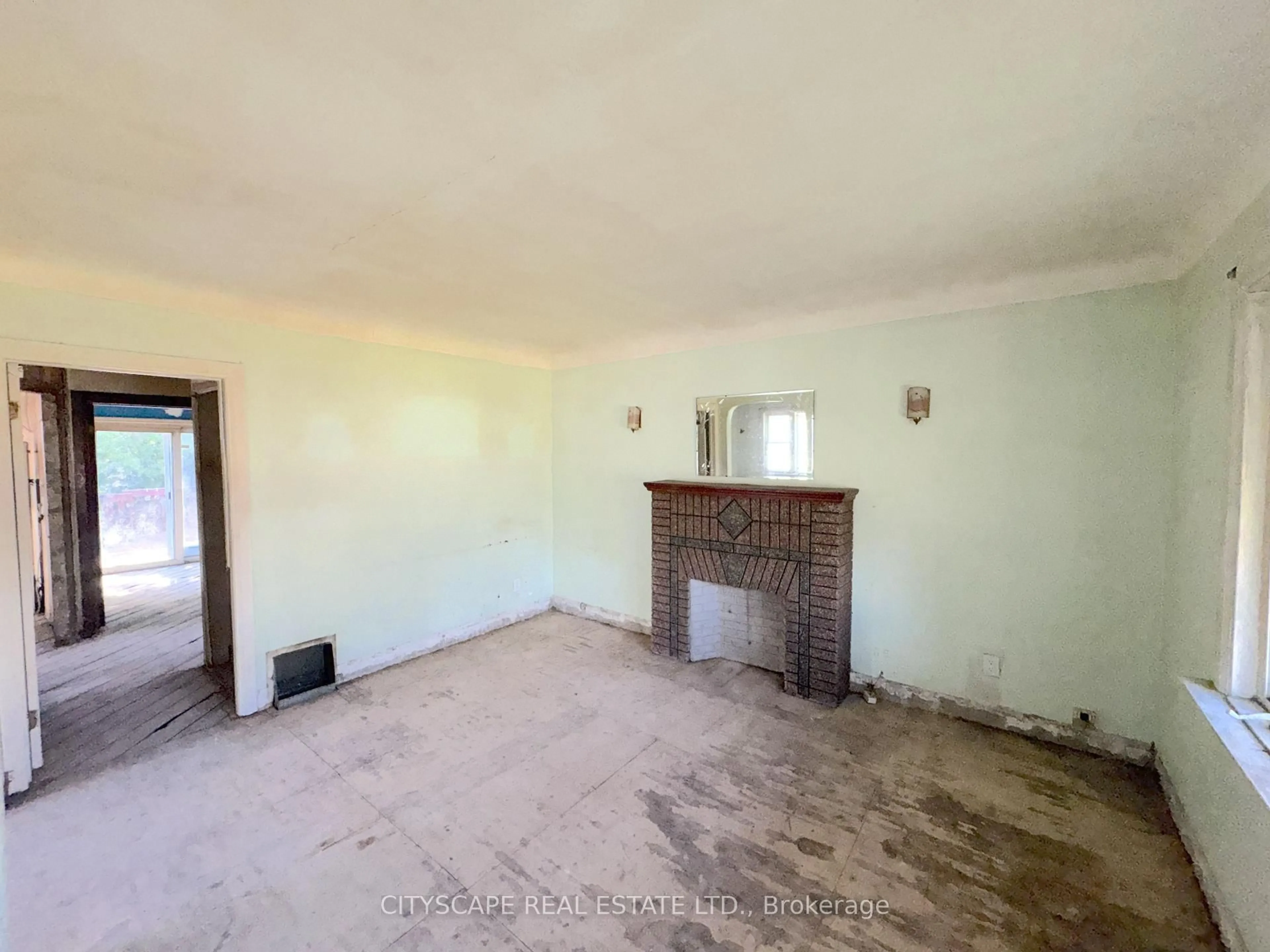 A pic of a room for 238 Lancaster St, Kitchener Ontario N2H 4V1