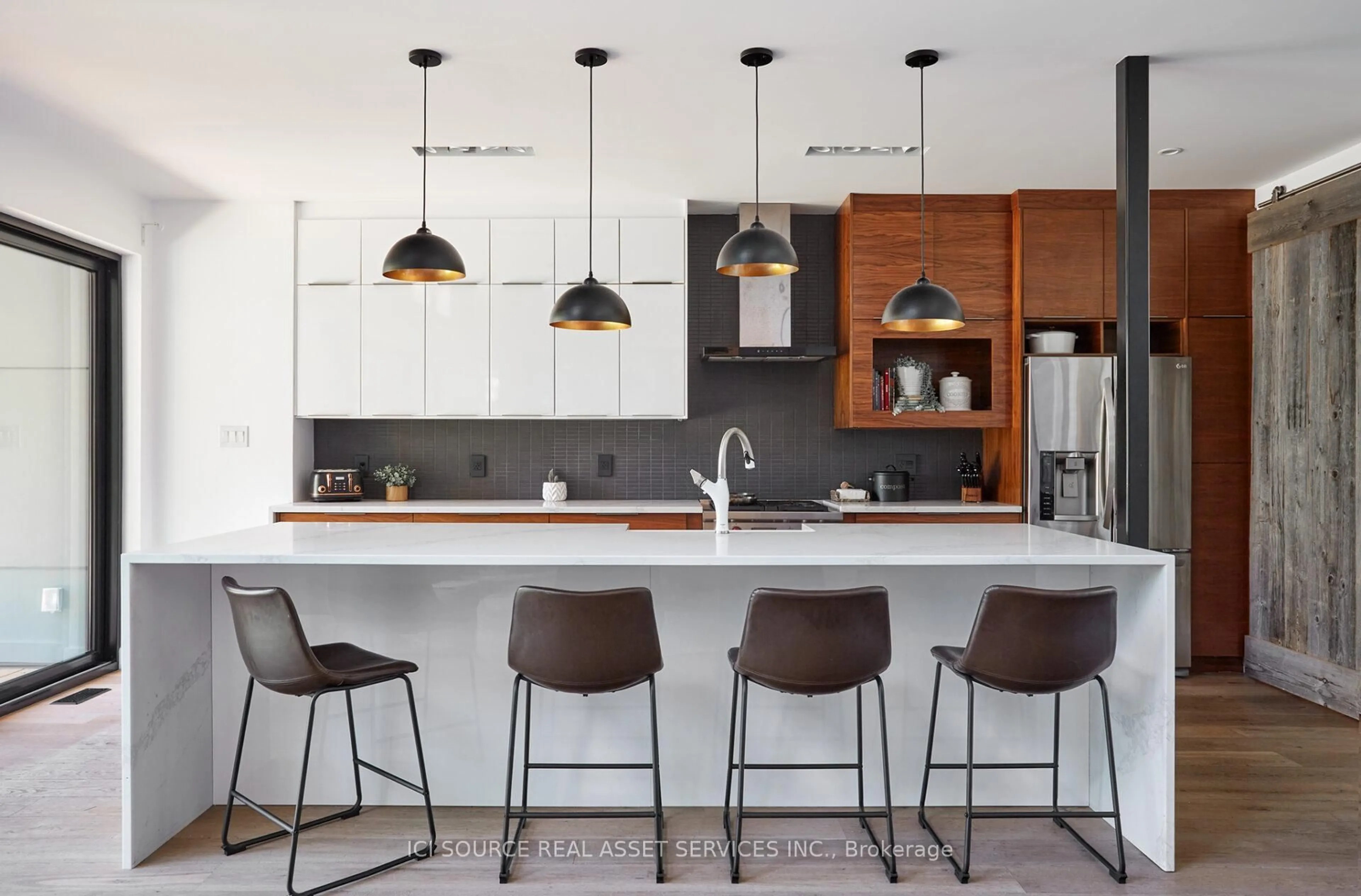 Contemporary kitchen, unknown for 73 Pineglen Cres, Ottawa Ontario K2G 0G9