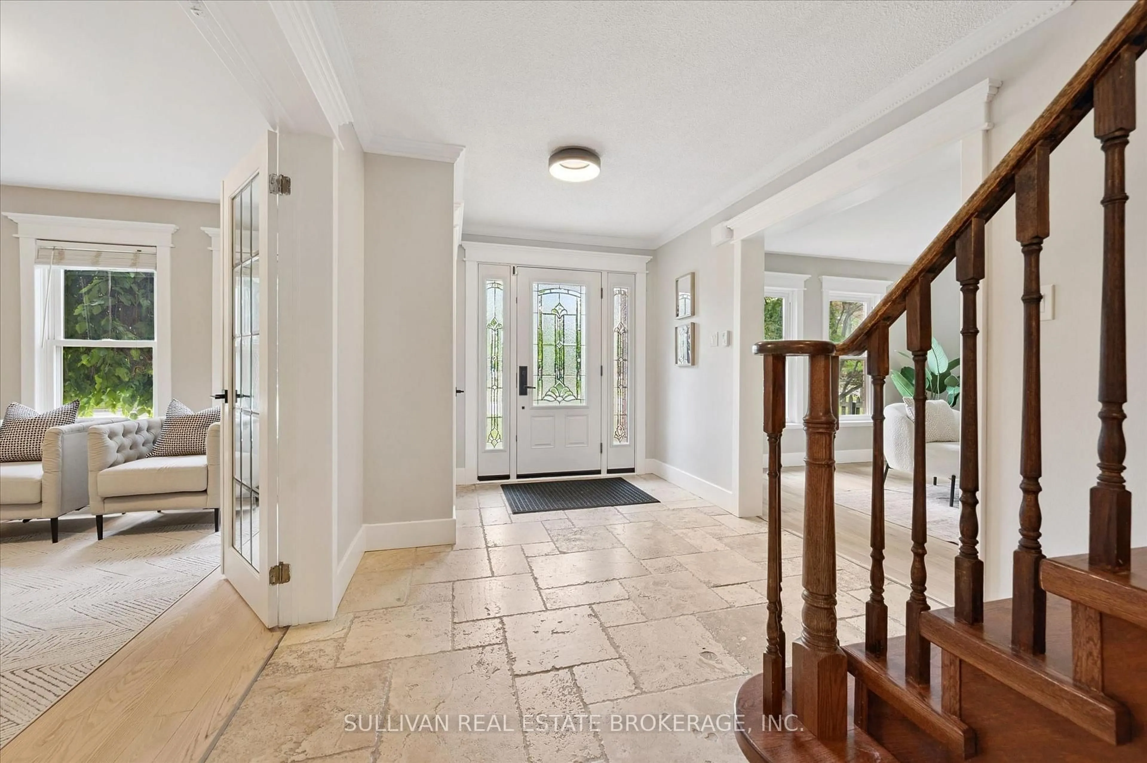 Indoor entryway for 518 Grand Ridge Dr, Cambridge Ontario N1S 4Y9