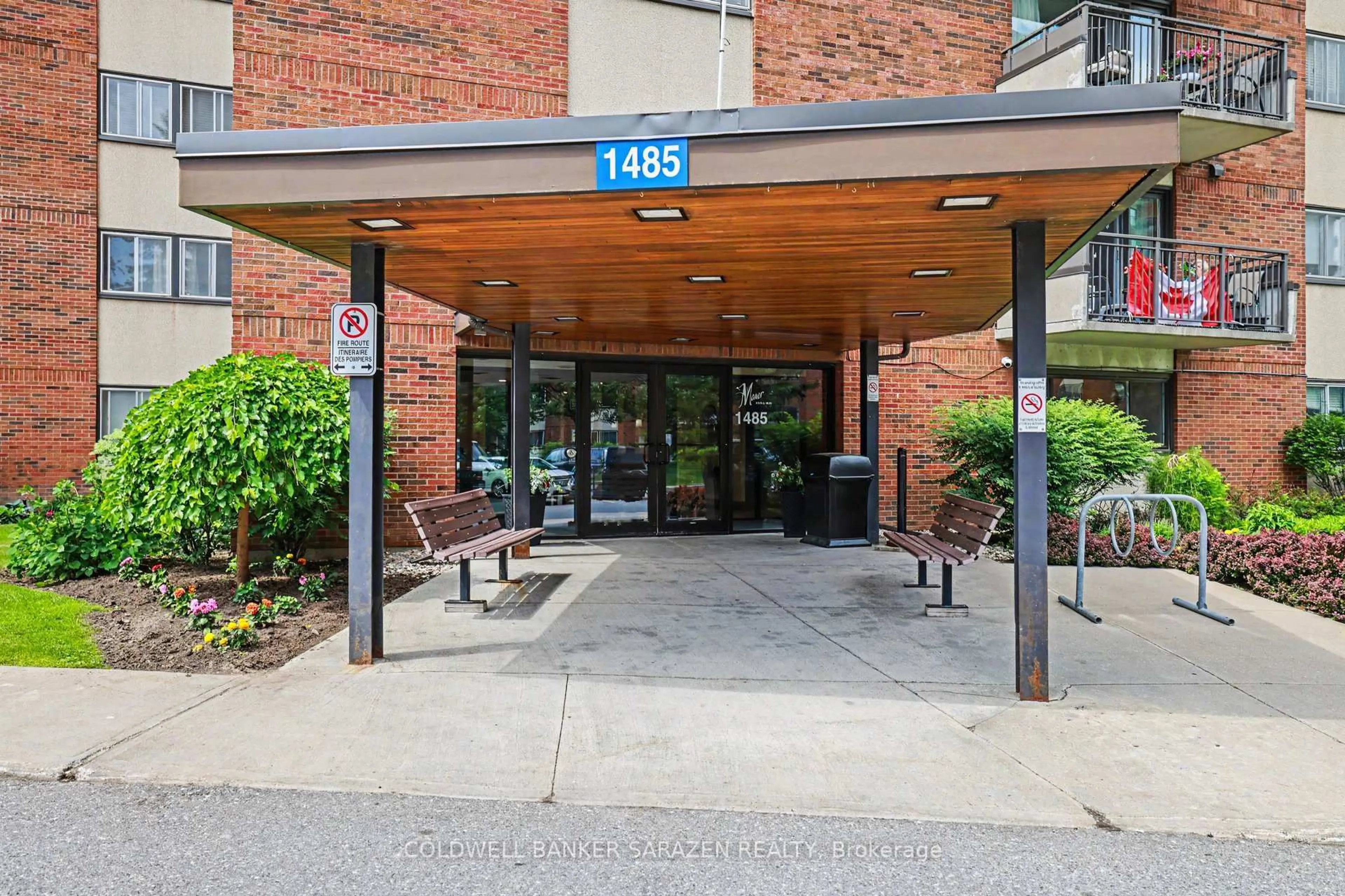 Indoor foyer for 1485 Baseline Rd #811, Ottawa Ontario K2C 3L8