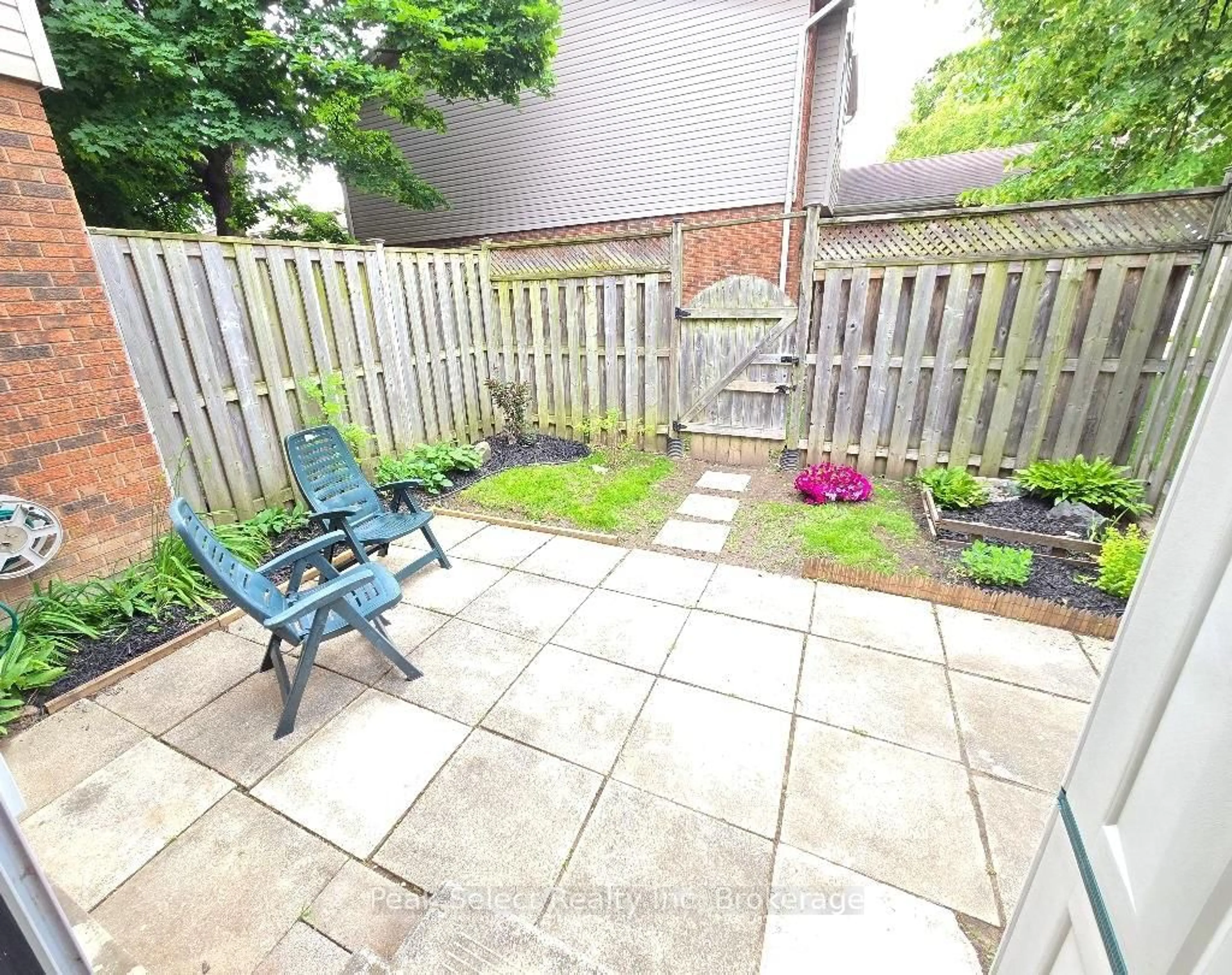 Patio, street for 1330 Jalna Blvd #118, London South Ontario N6E 2H7