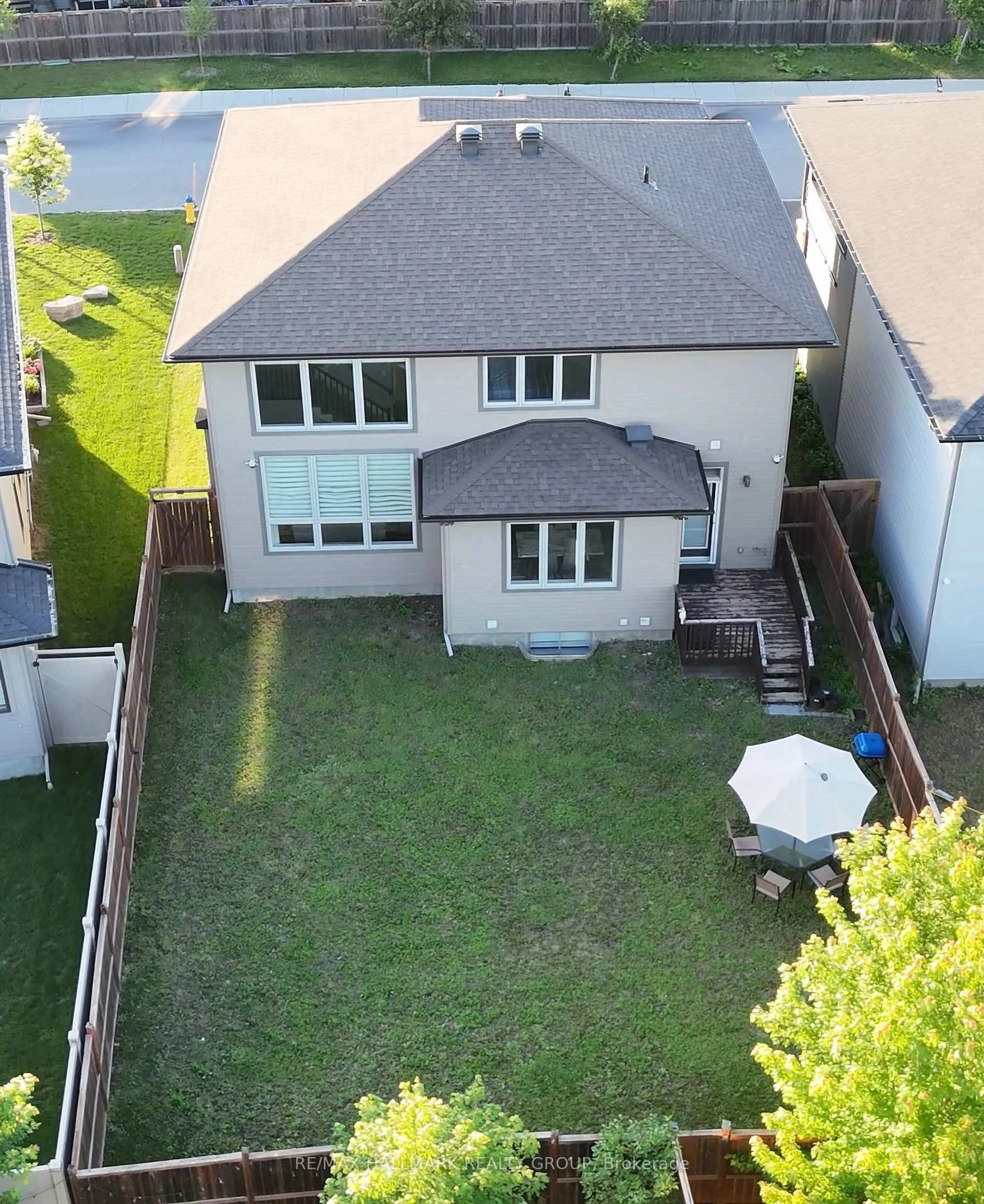 A pic from outside/outdoor area/front of a property/back of a property/a pic from drone, unknown for 305 Oxer Pl, Ottawa Ontario K2V 0C6