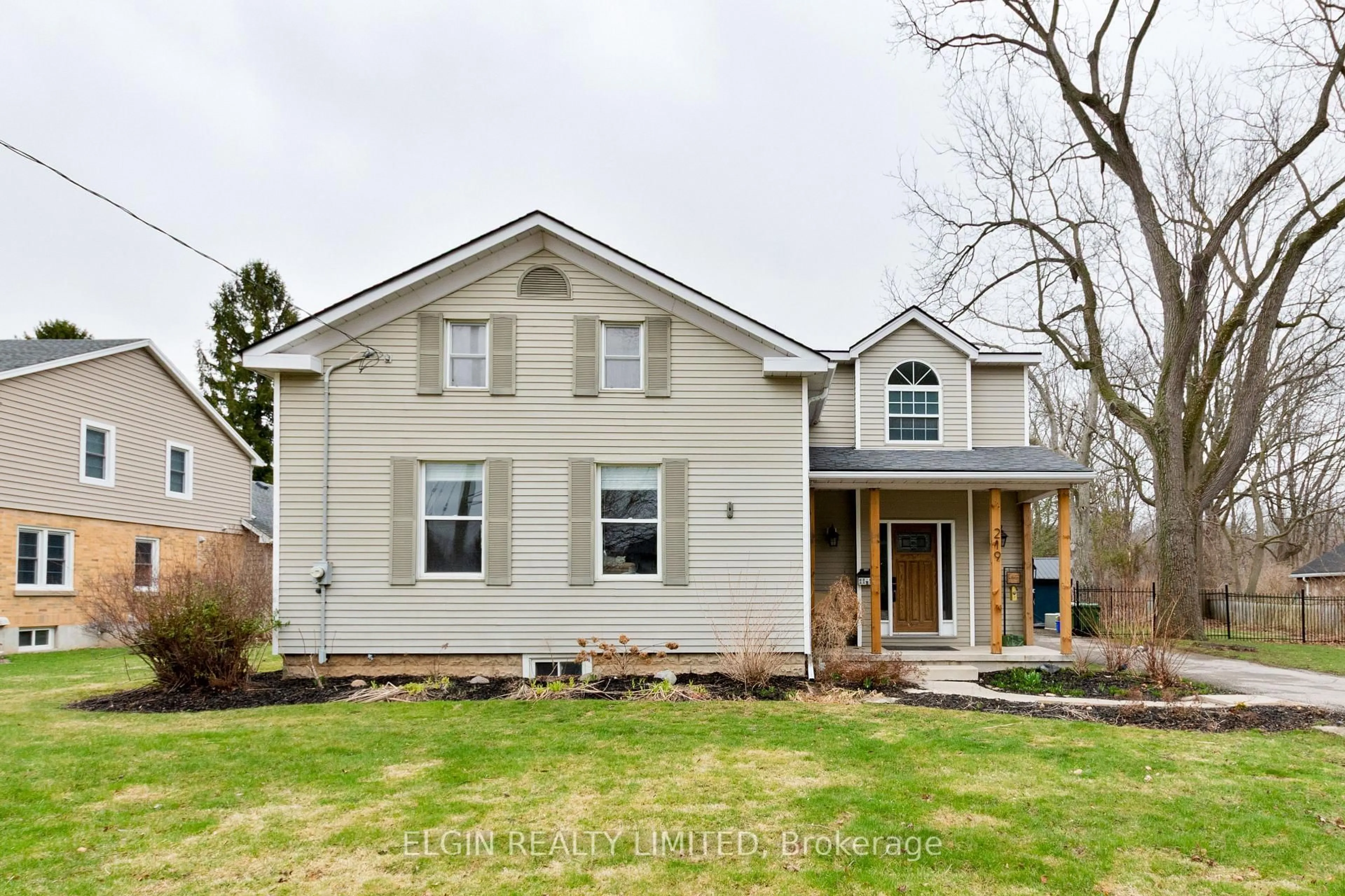 Home with brick exterior material, street for 219 Sunset Dr, St. Thomas Ontario N5R 3C2
