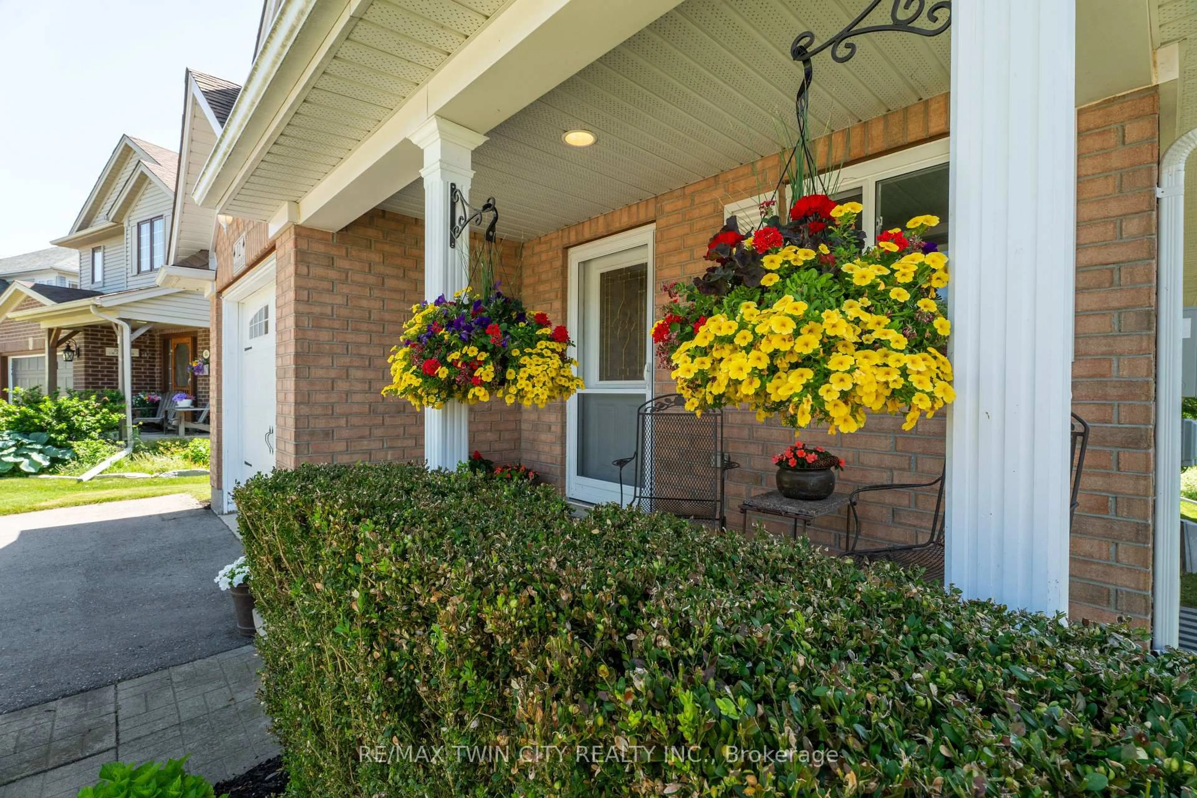 Indoor entryway for 12 Stiefelmeyer Cres, Wilmot Ontario N3A 2L1