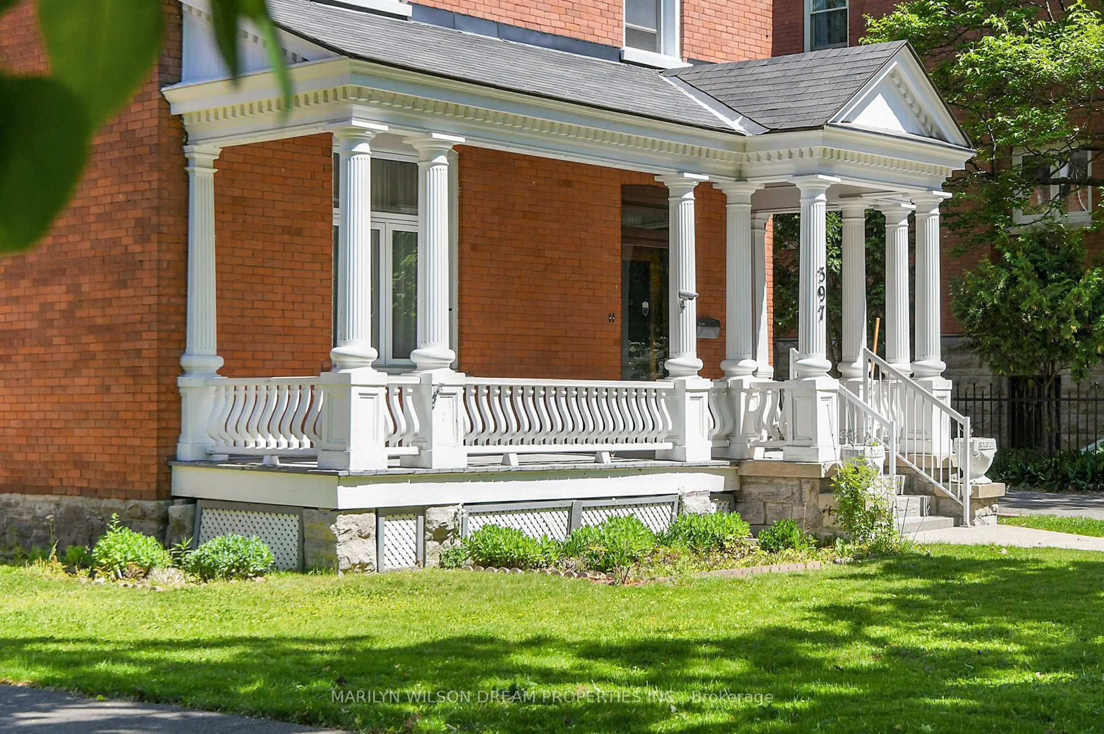 Home with brick exterior material, street for 397 Wilbrod St, Ottawa Ontario K1N 6M6