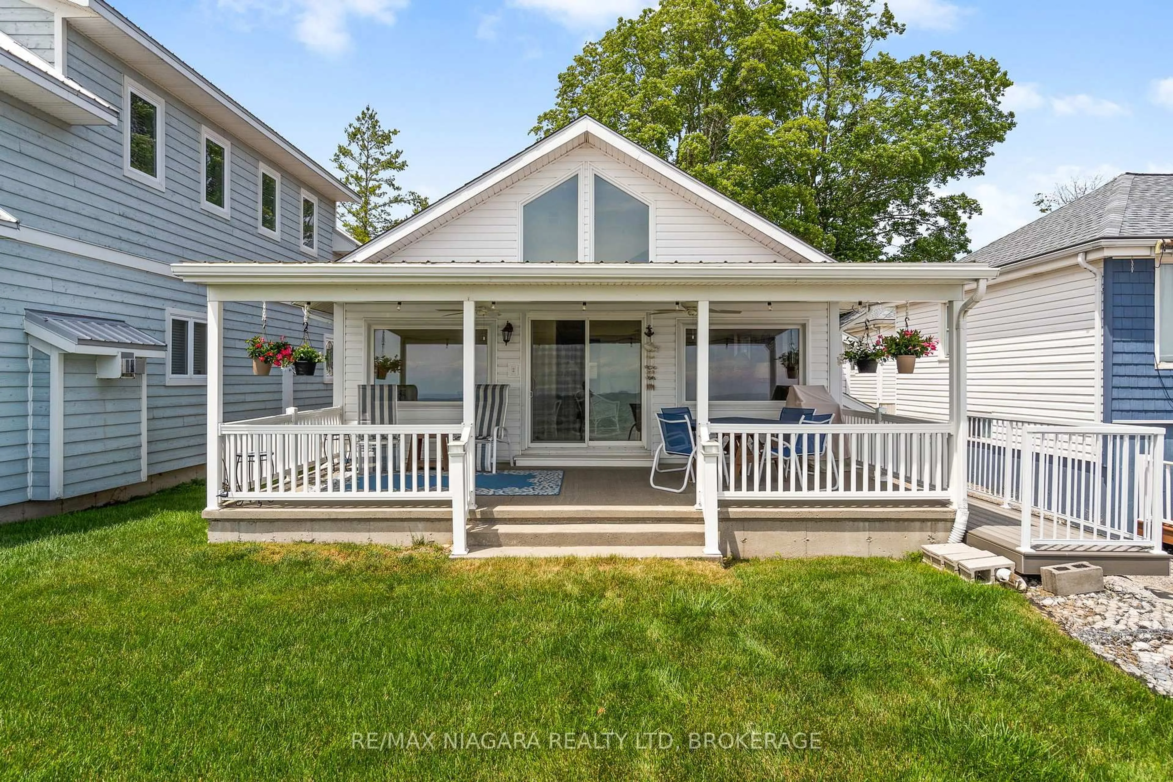 Home with vinyl exterior material, unknown for 12893 OLD LAKESHORE Rd, Wainfleet Ontario L0S 1V0