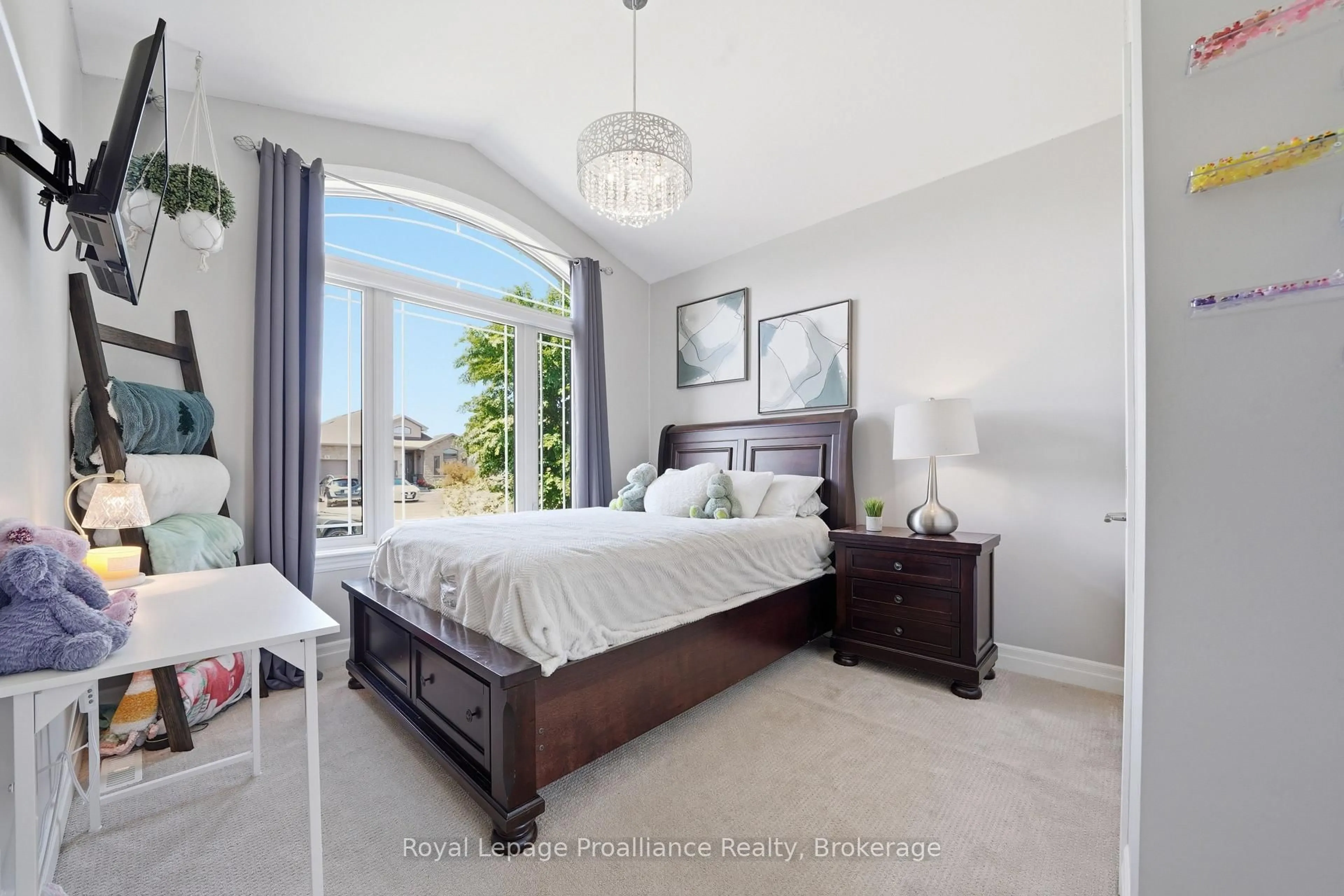 Bedroom with bed, unknown for 5 Bel Air Cres, Quinte West Ontario K8V 0H5