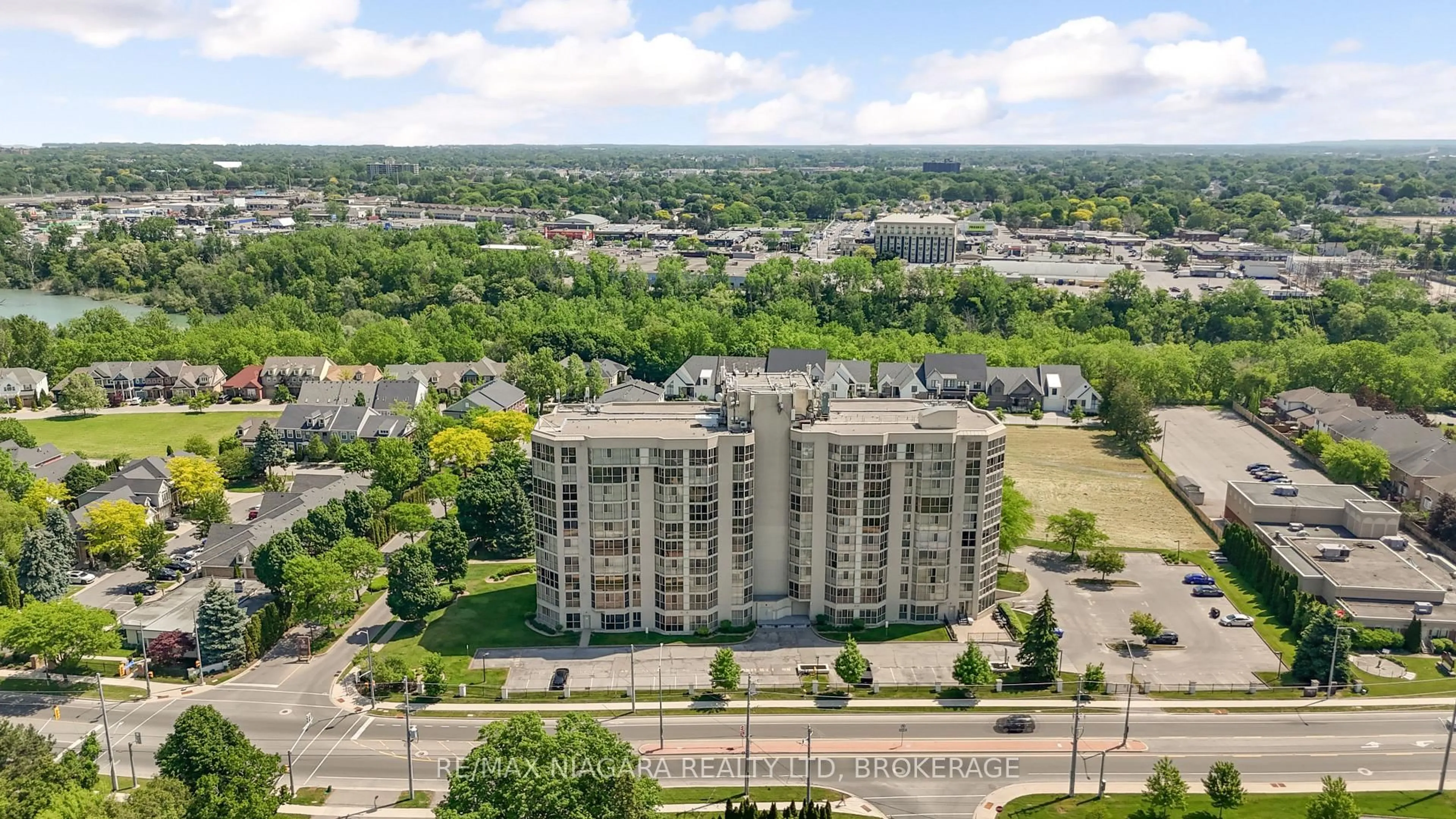 A pic from outside/outdoor area/front of a property/back of a property/a pic from drone, city buildings view from balcony for 162 MARTINDALE Rd #204, St. Catharines Ontario L2S 3S4