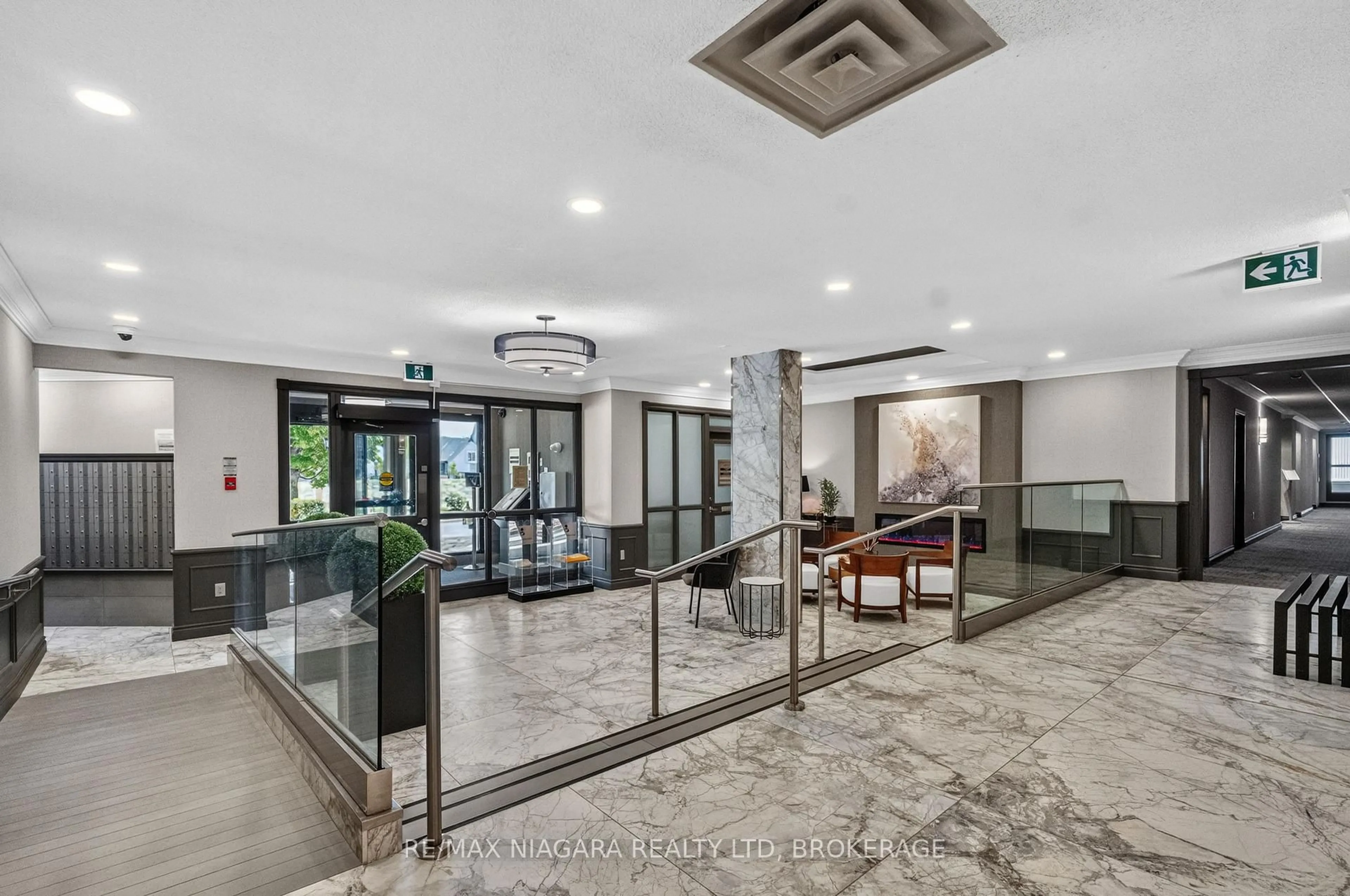 Lobby for 162 MARTINDALE Rd #204, St. Catharines Ontario L2S 3S4