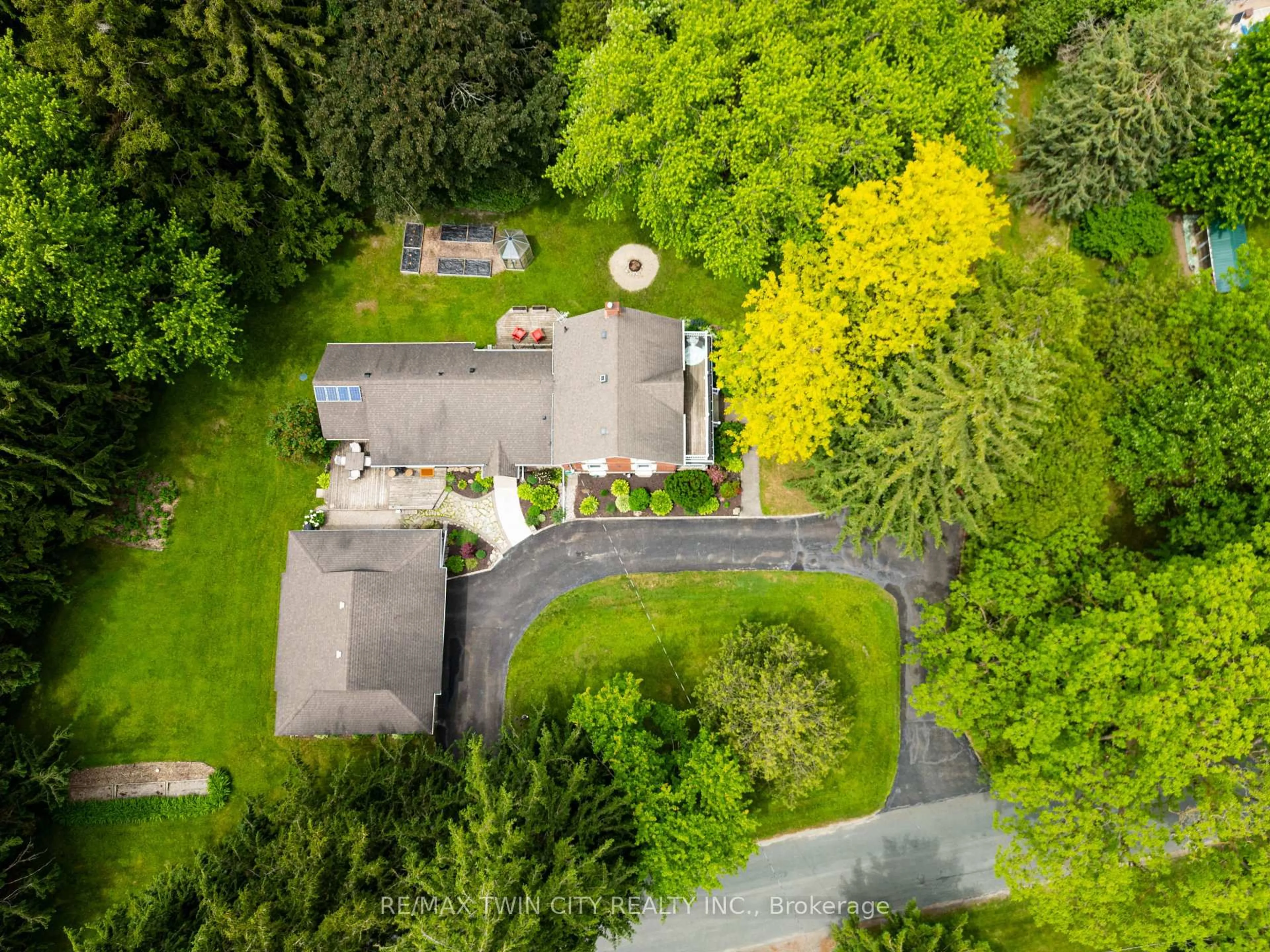 A pic from outside/outdoor area/front of a property/back of a property/a pic from drone, street for 2870 Forest Rd, Perth East Ontario N5A 6S5