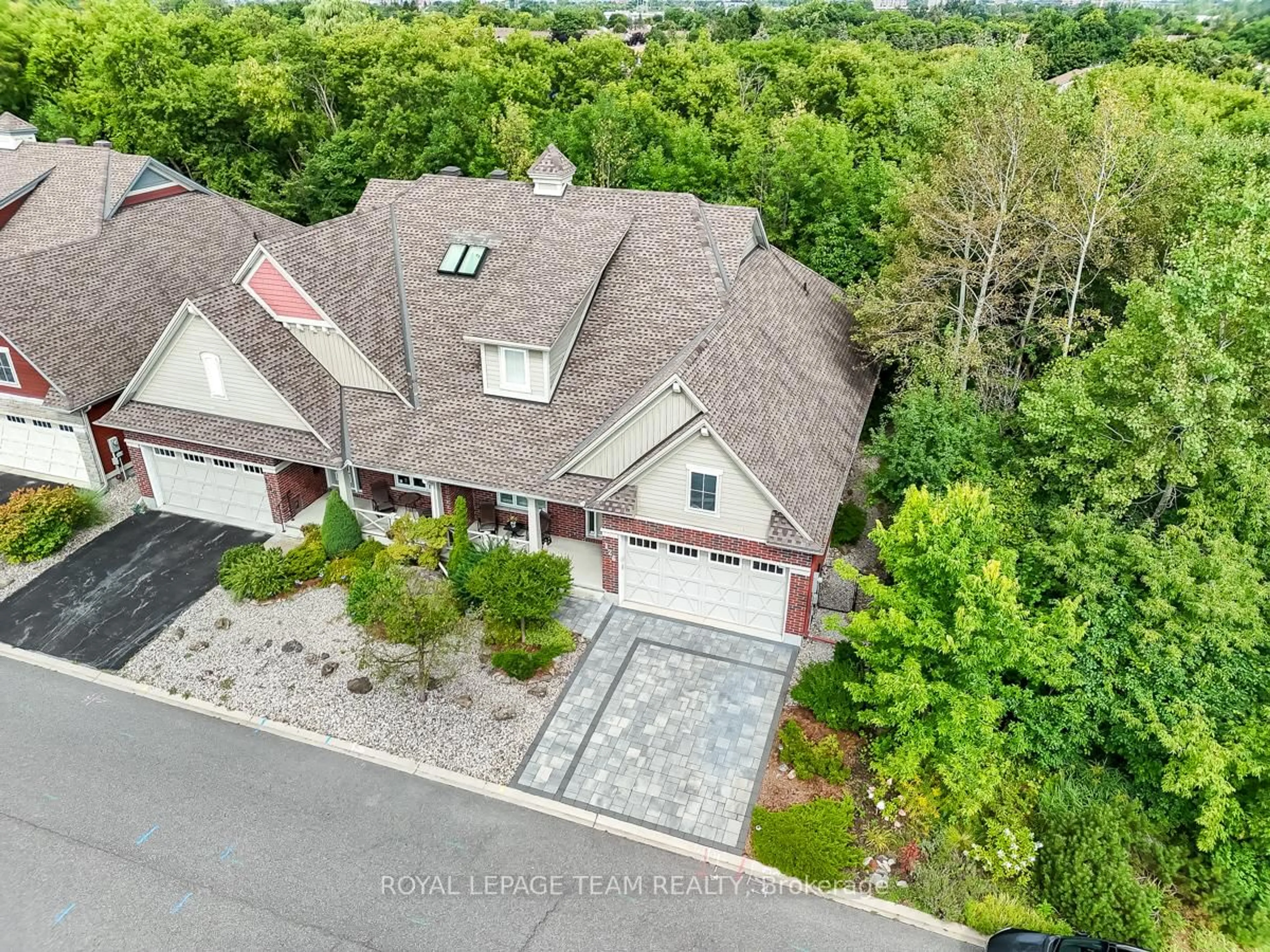 A pic from outside/outdoor area/front of a property/back of a property/a pic from drone, street for 126 Solera Circ, Ottawa Ontario K1T 0C6