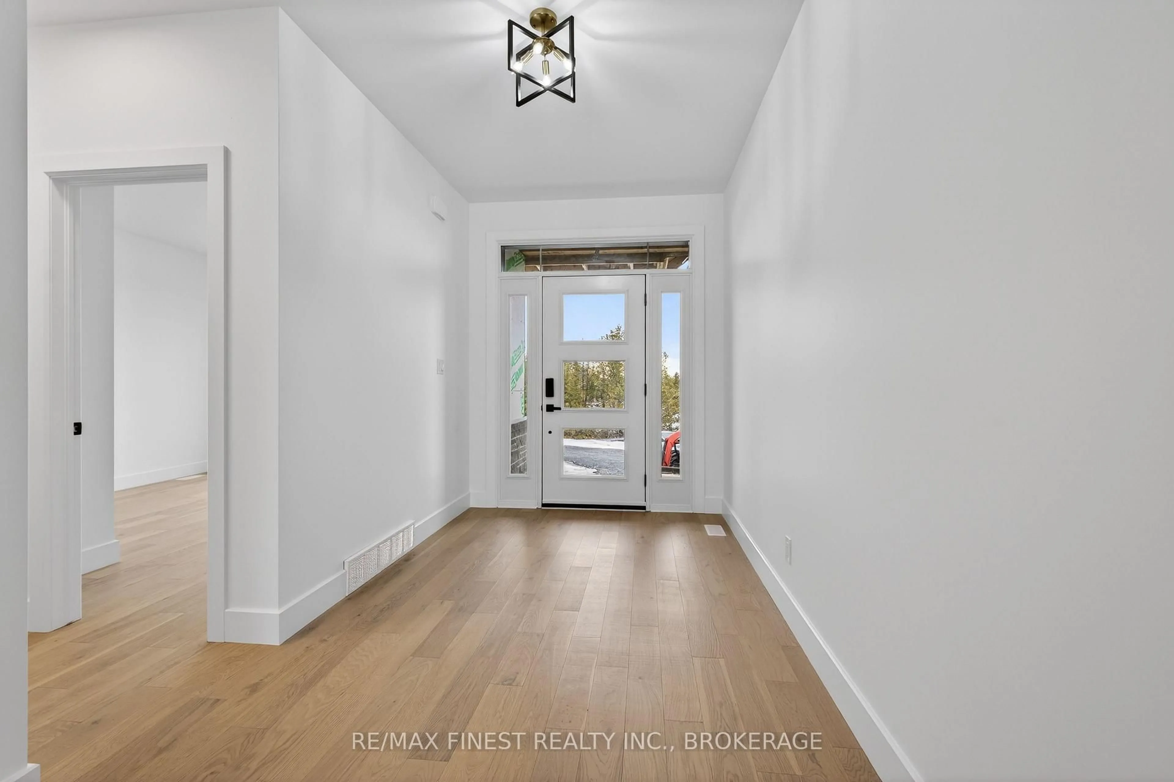 Indoor entryway for 1291 Neil Rd, Loyalist Ontario K7P 0H7