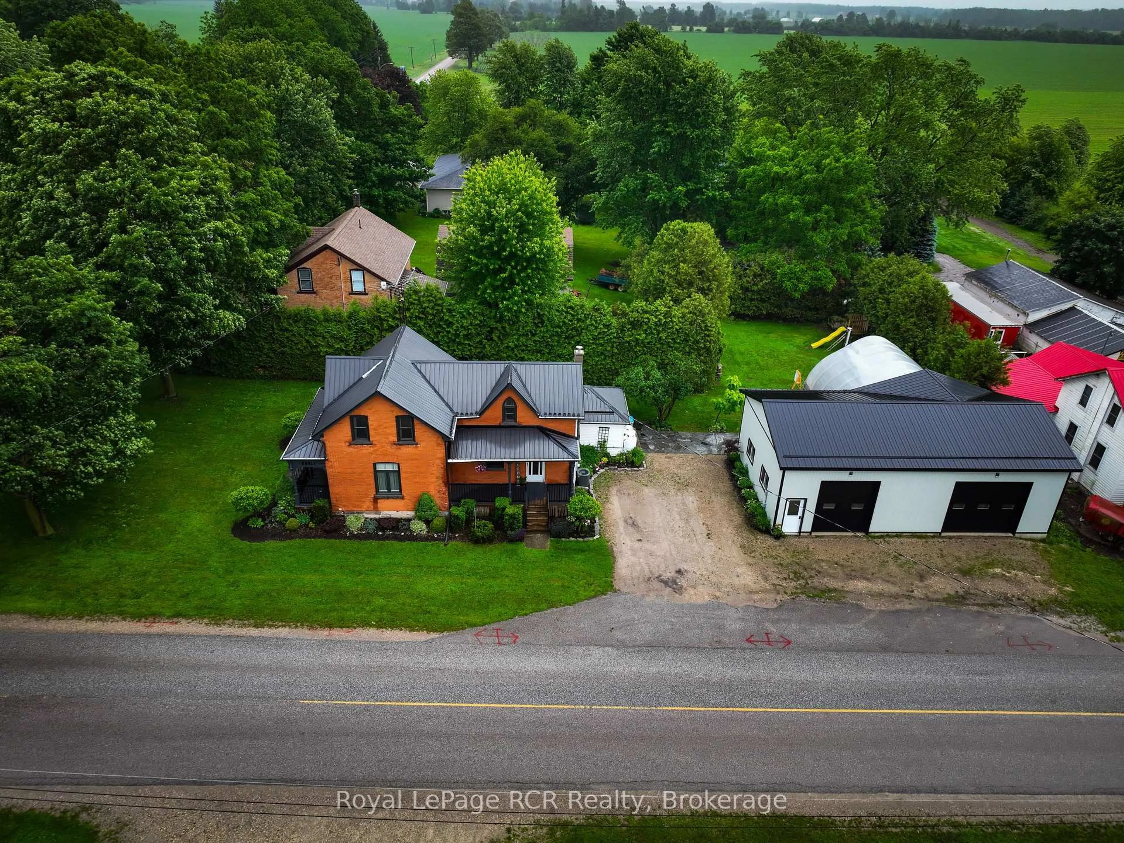A pic from outside/outdoor area/front of a property/back of a property/a pic from drone, street for 84322 Mcnabb Line, Huron East Ontario N0G 1H0