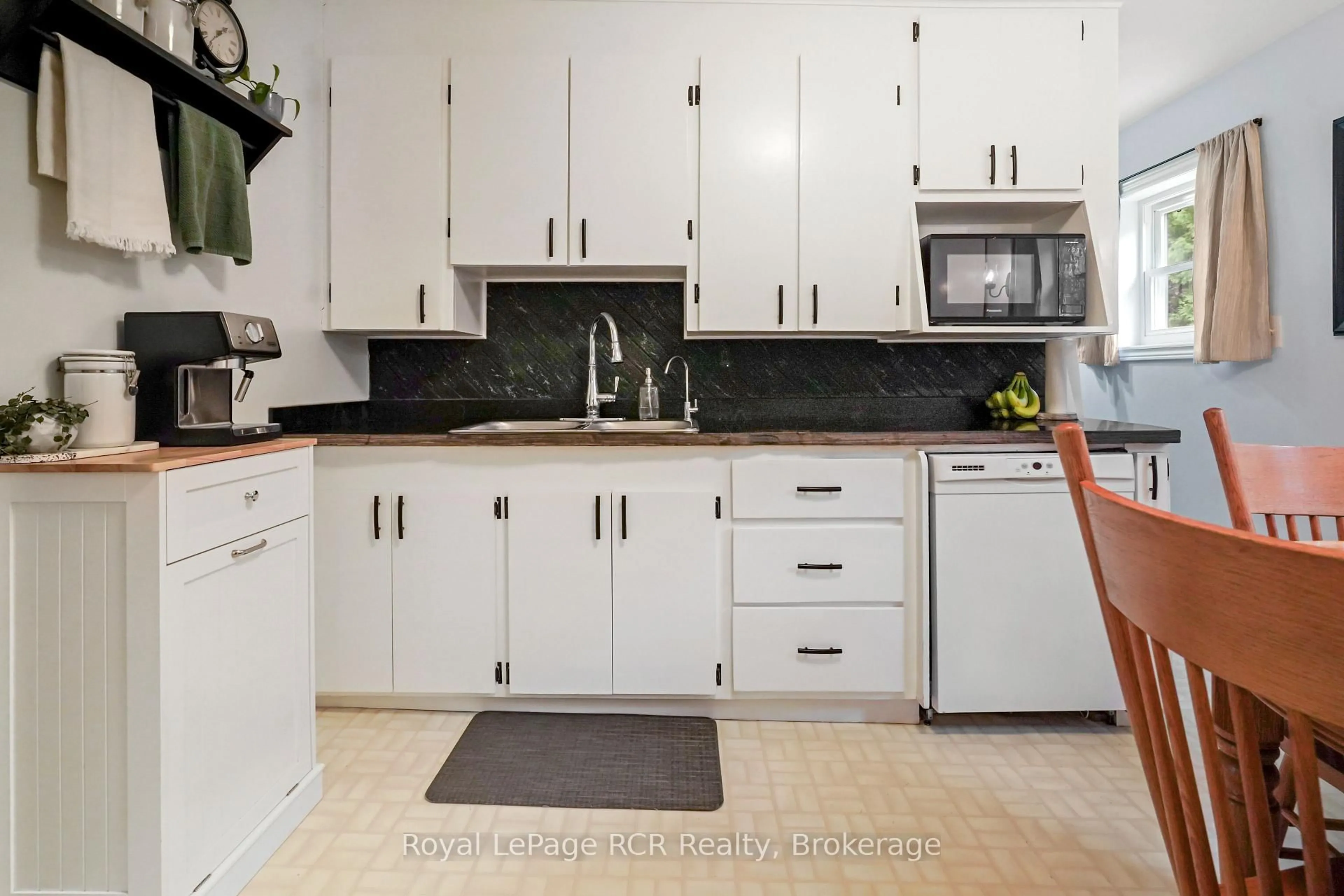 Standard kitchen, unknown for 84322 Mcnabb Line, Huron East Ontario N0G 1H0