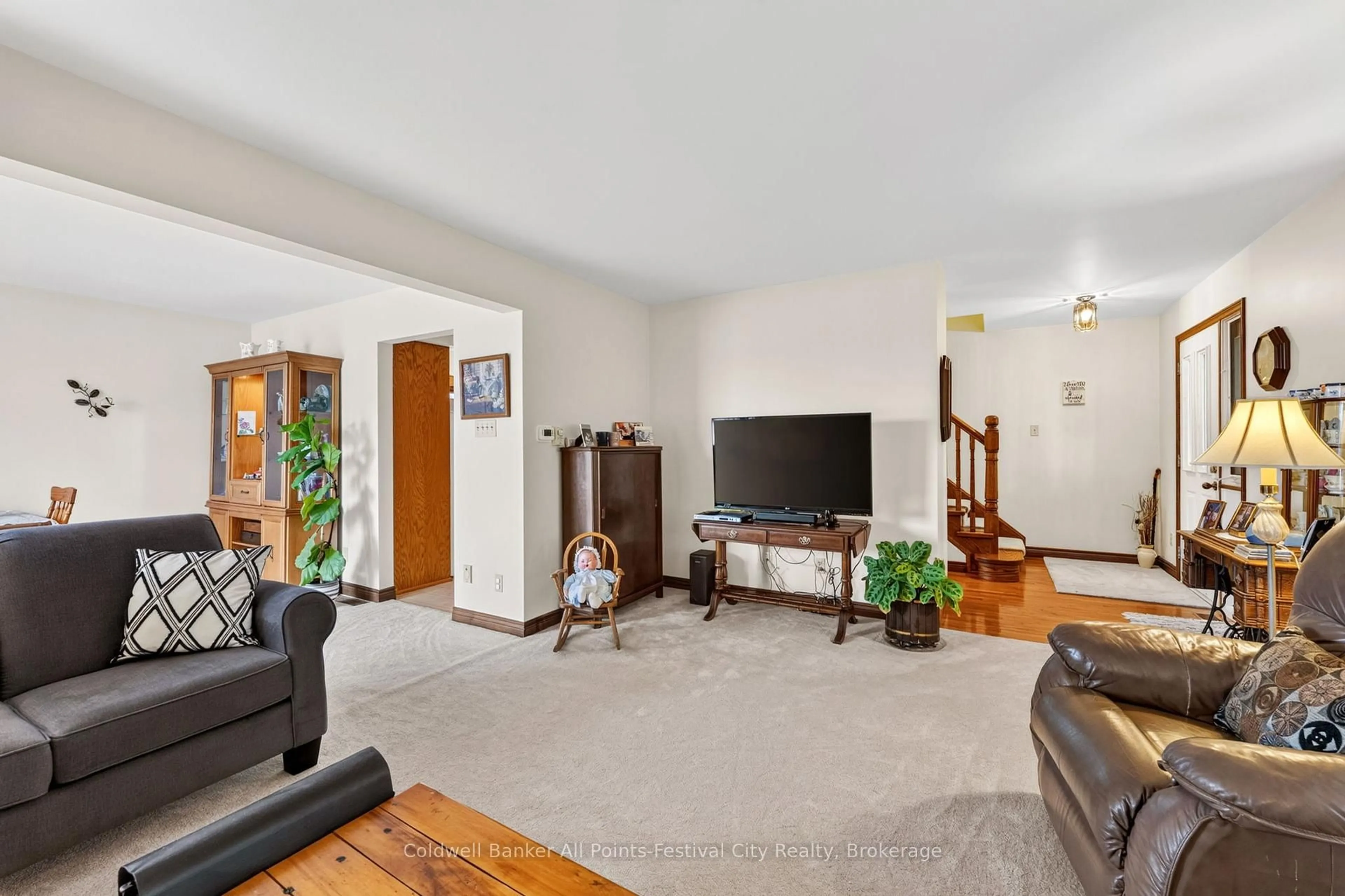 Living room with furniture, unknown for 396 Eldon St, Goderich Ontario N7A 4K8