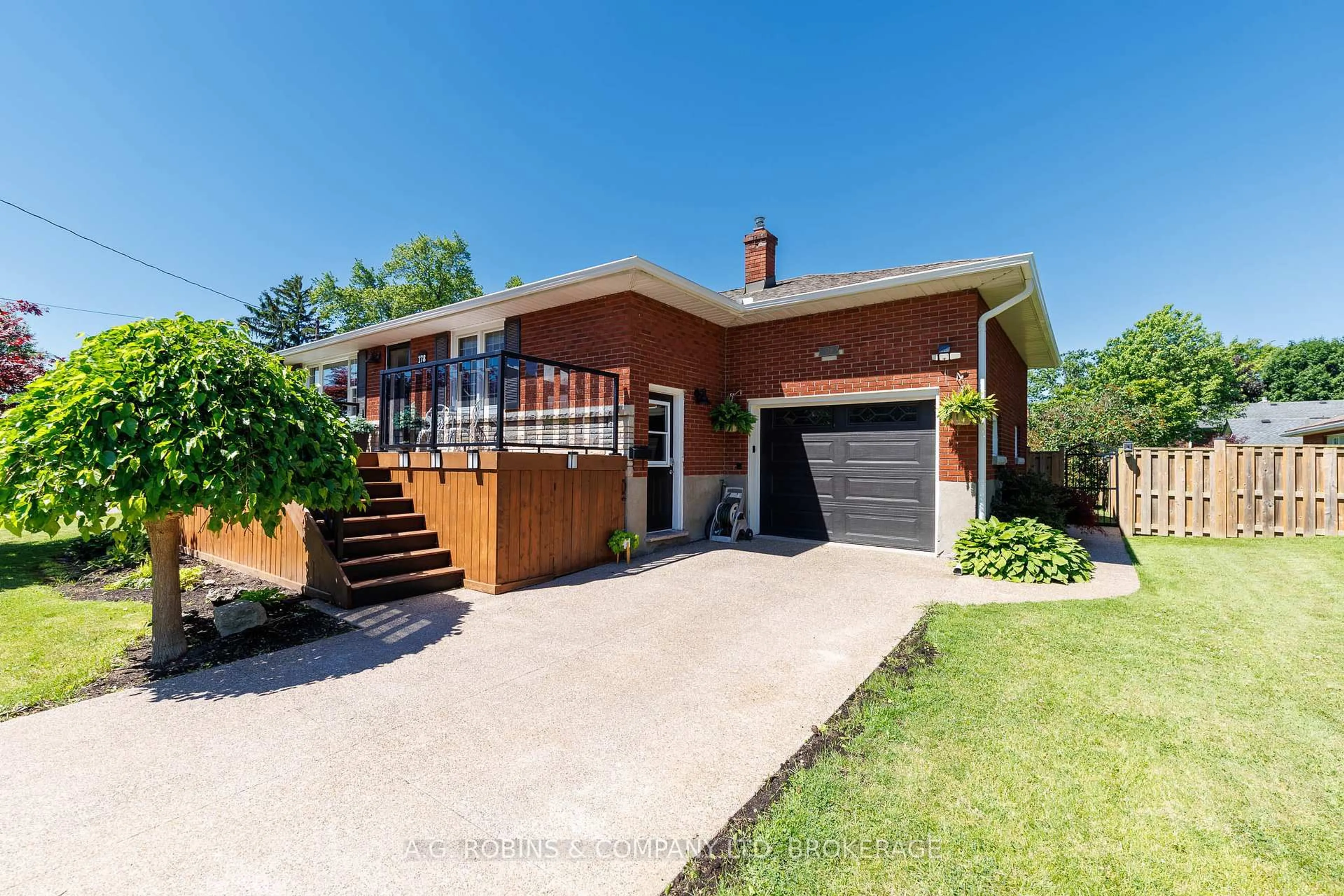 Home with brick exterior material, street for 178 Rosemount Ave, Port Colborne Ontario L3K 5R3