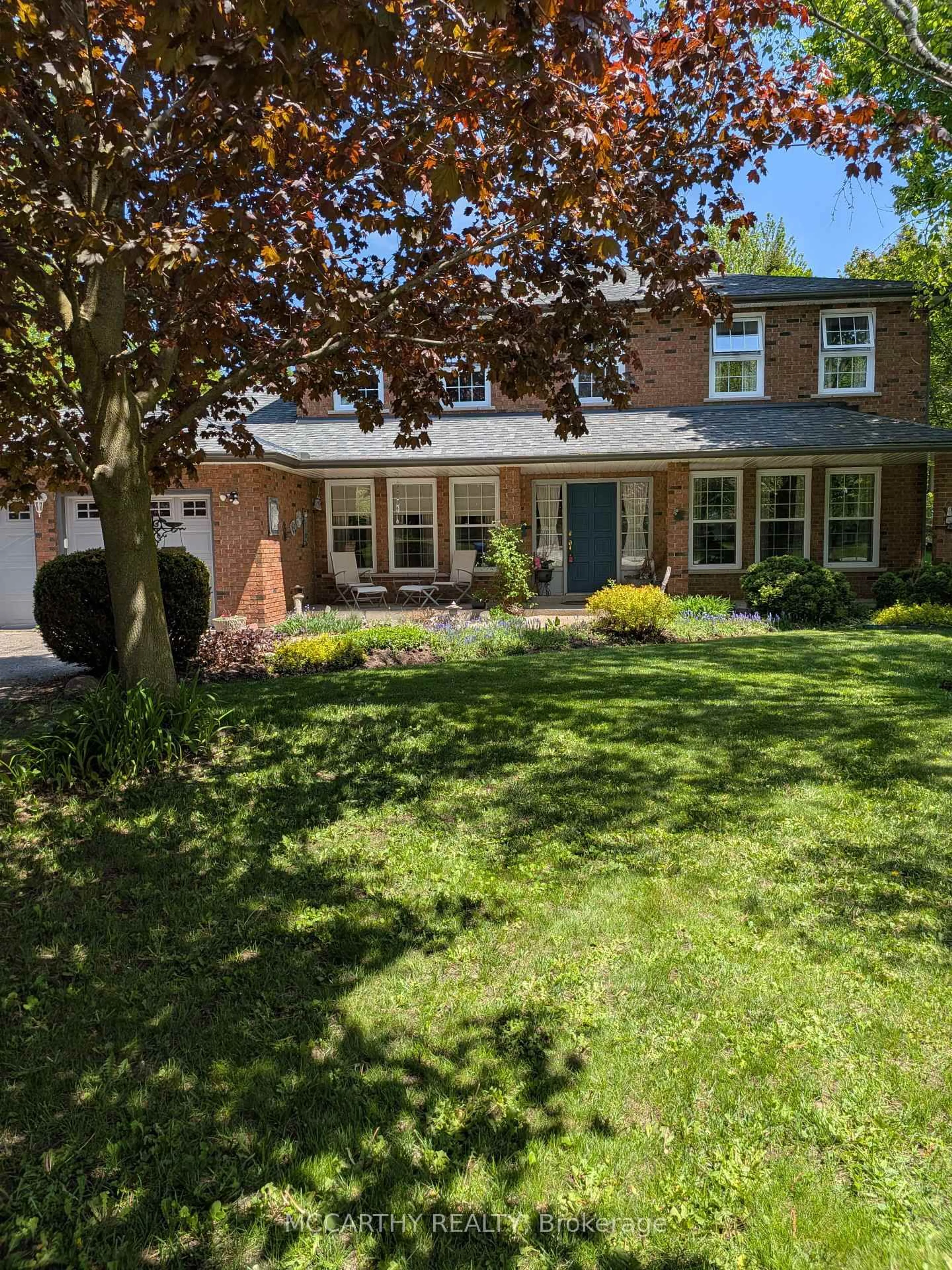 A pic from outside/outdoor area/front of a property/back of a property/a pic from drone, street for 11 Lynda Ave, Mono Ontario L9W 1Z4