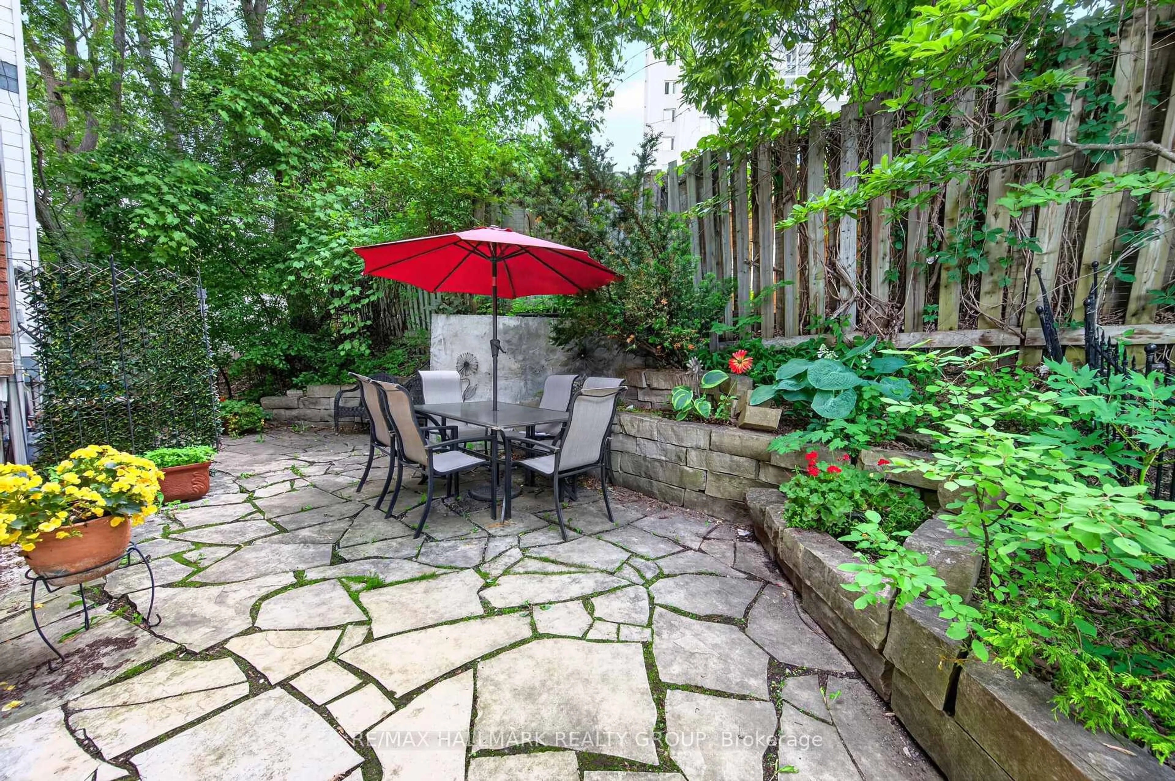 Patio, street for 2949 Richmond Rd #2, Ottawa Ontario K2B 6S6