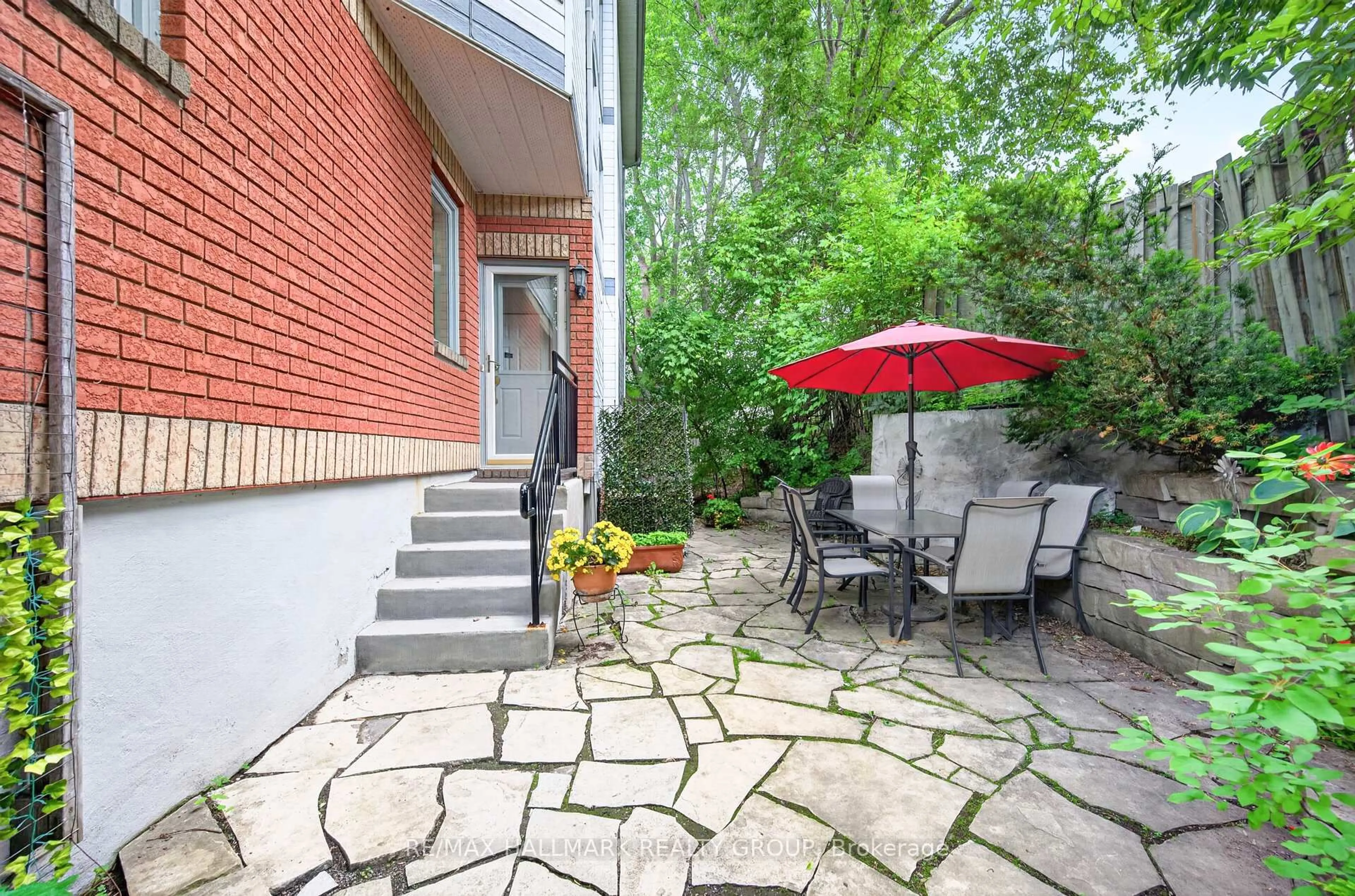Patio, street for 2949 Richmond Rd #2, Ottawa Ontario K2B 6S6