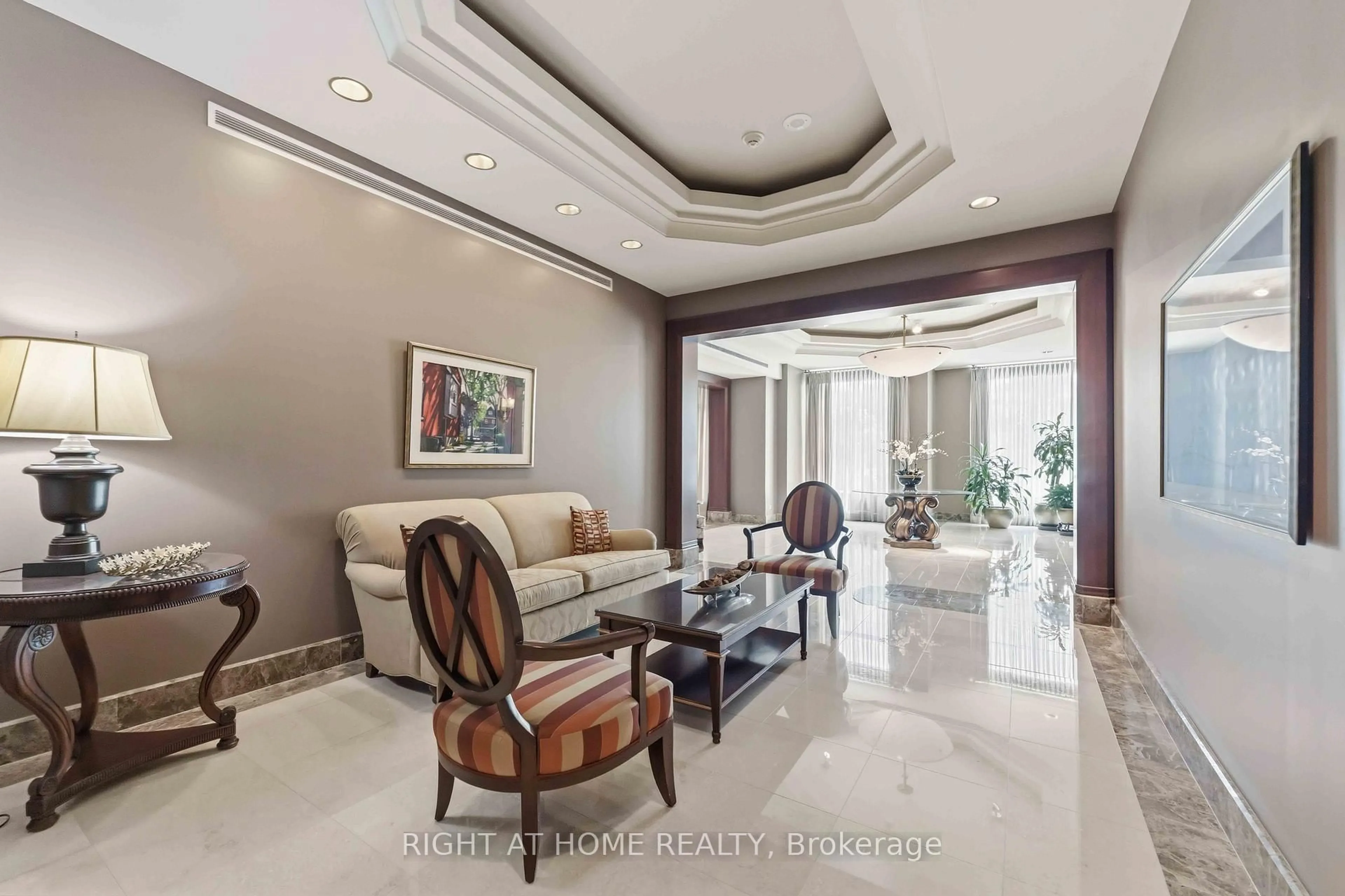 Indoor foyer for 3580 Rivergate Way #1208, Ottawa Ontario K1V 1V5