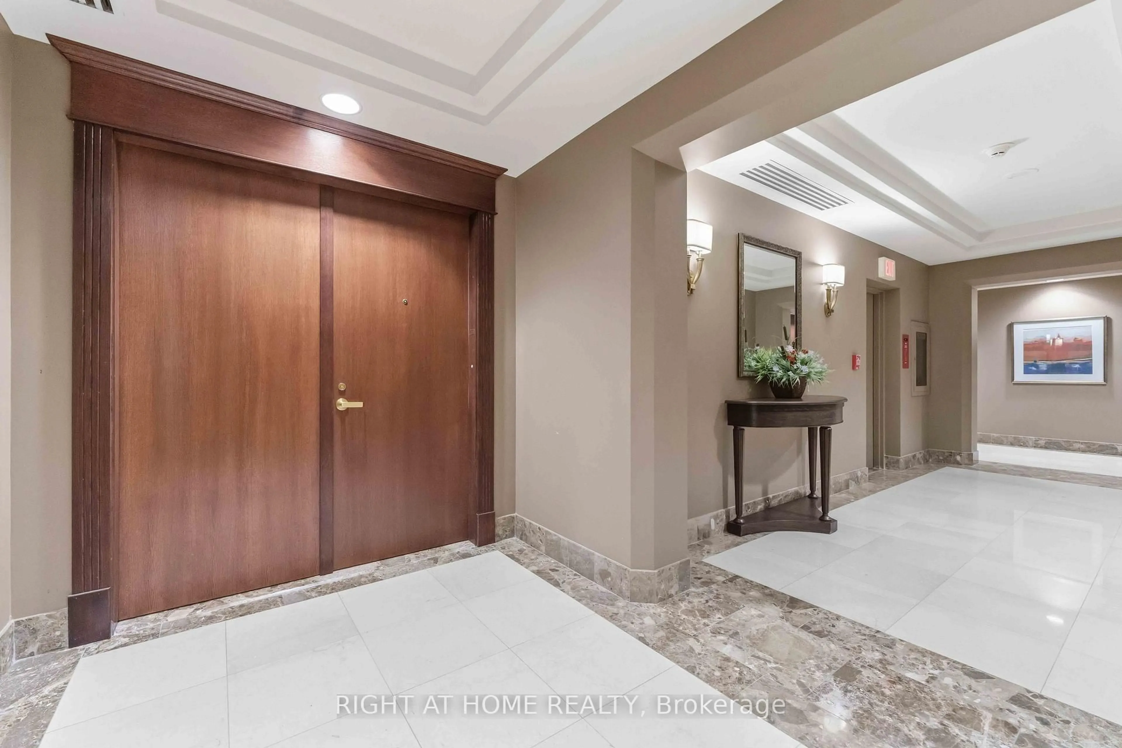 Indoor foyer for 3580 Rivergate Way #1208, Ottawa Ontario K1V 1V5