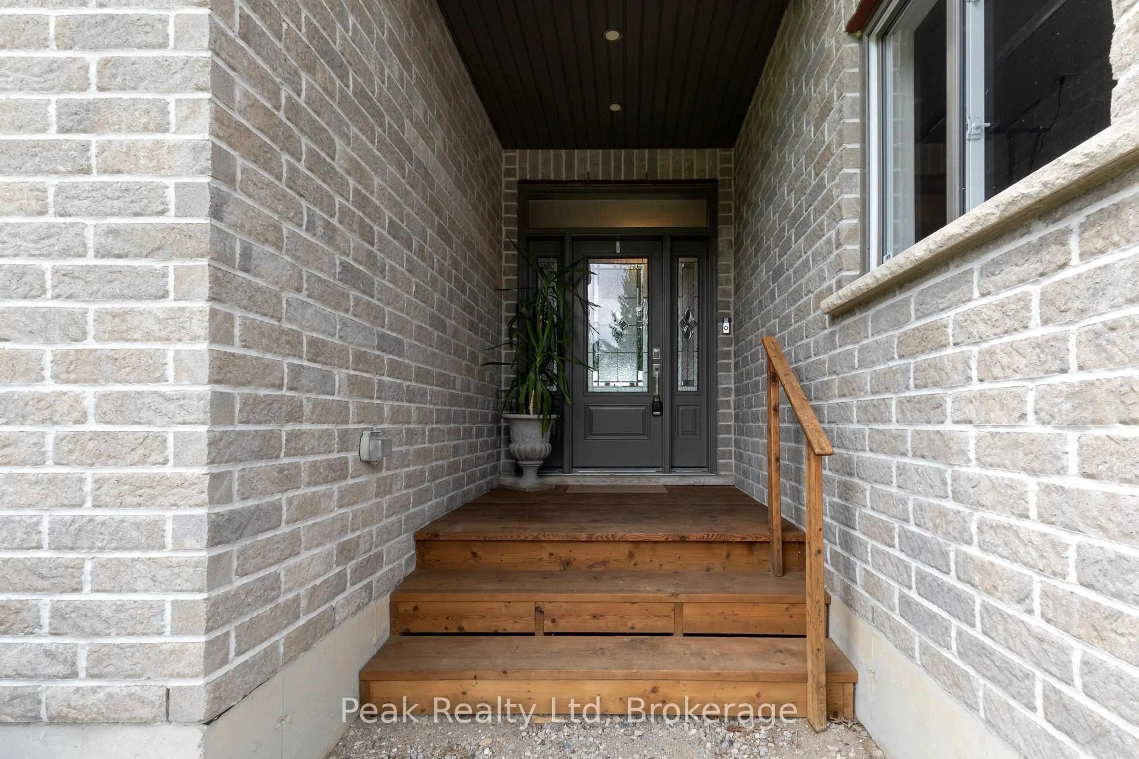 Indoor entryway for 4818 Road 179 Rd, West Perth Ontario N0K 1B0