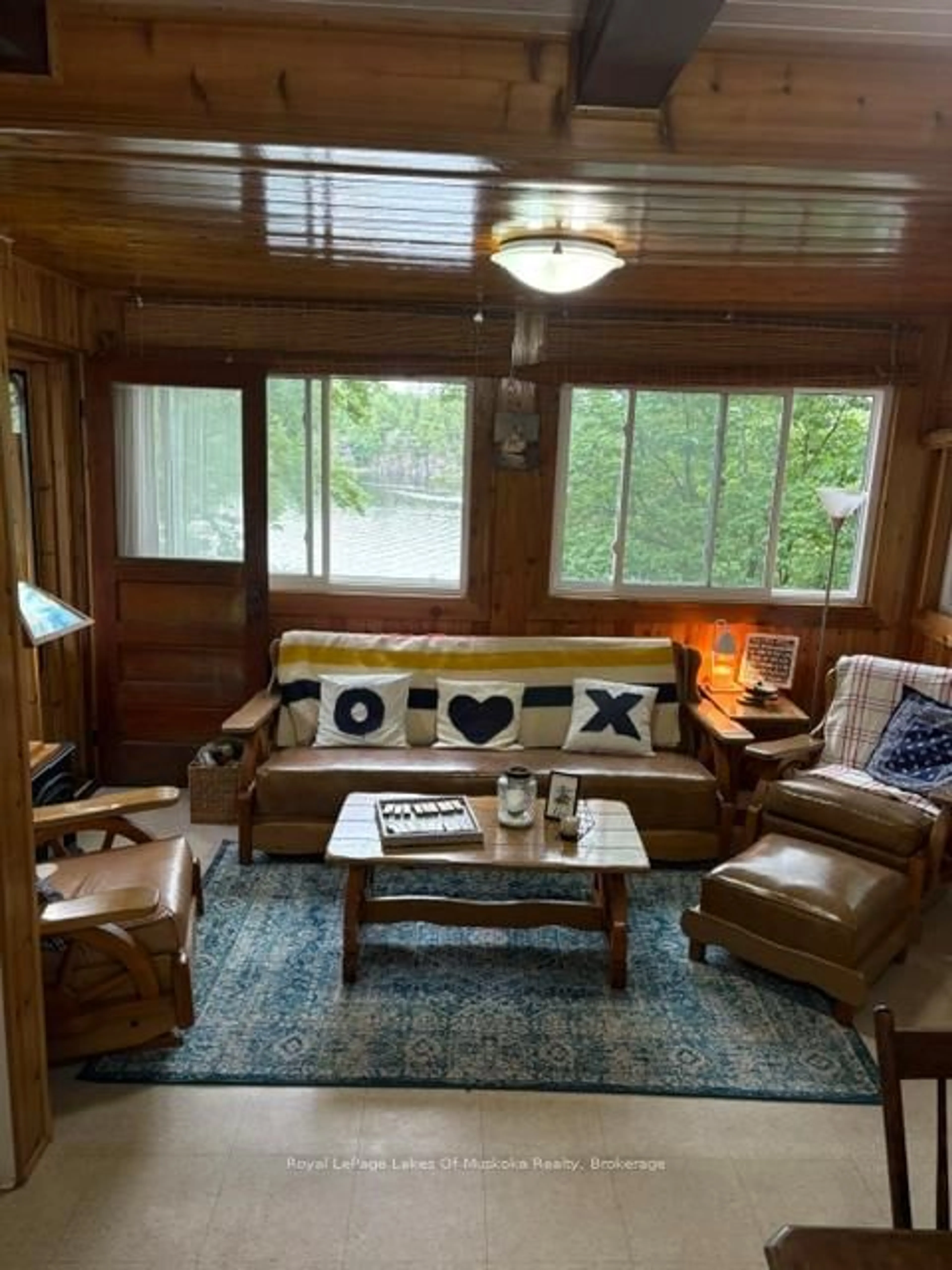 Living room with furniture, unknown for 1029 Sprunt Lane, Gravenhurst Ontario P1P 0A3