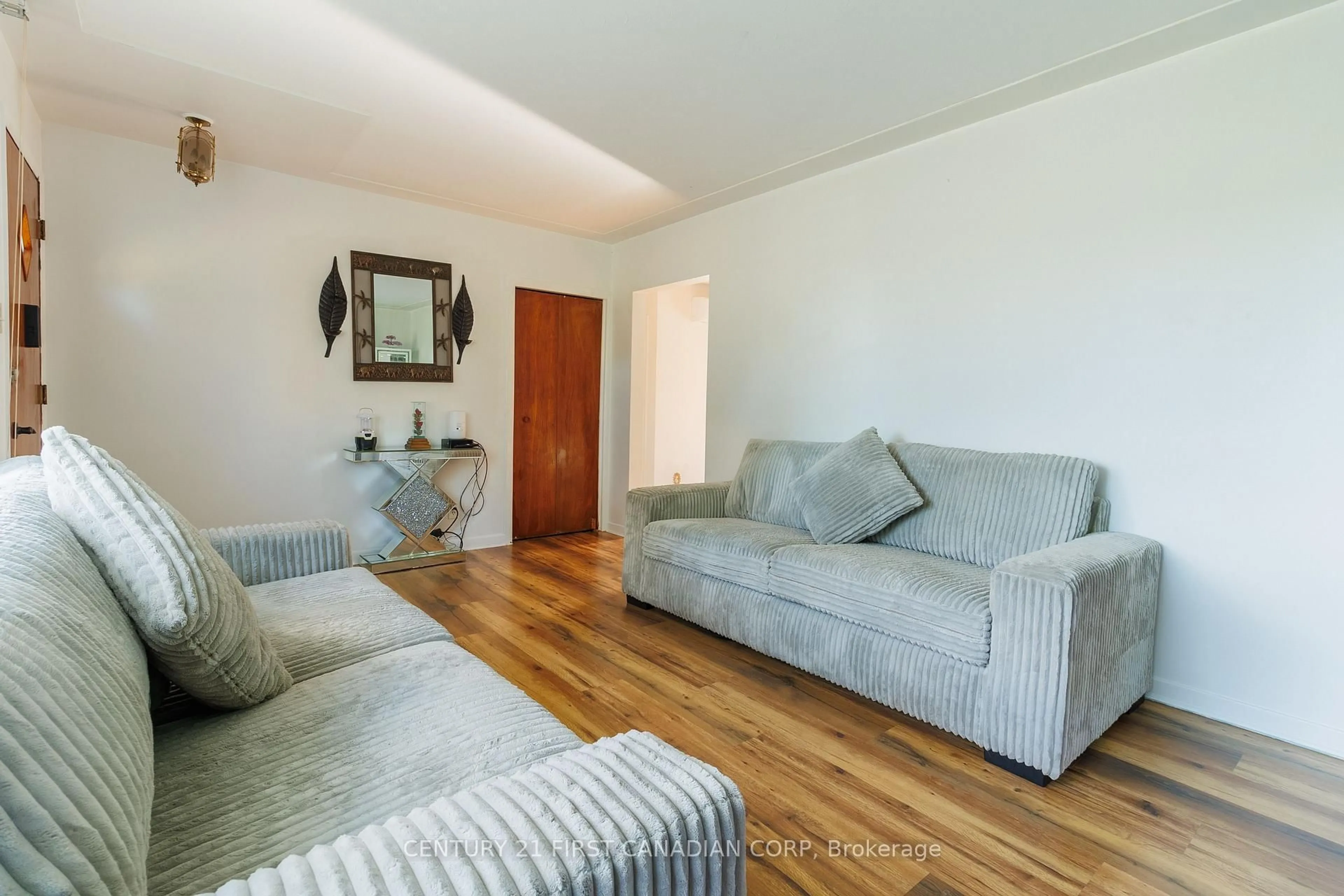 Living room with furniture, unknown for 117 Goldwick Cres, London East Ontario N5V 2K9