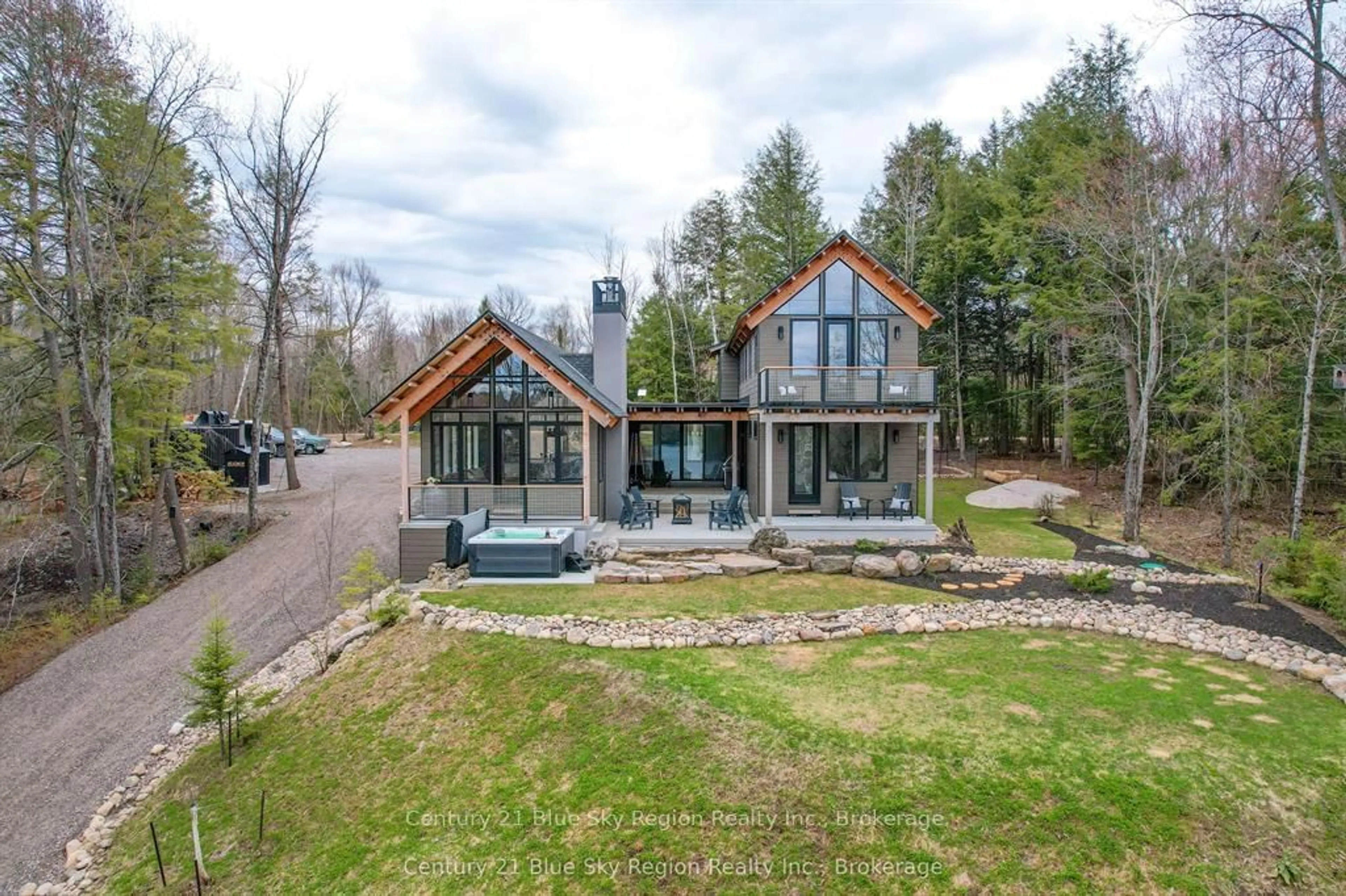 A pic from outside/outdoor area/front of a property/back of a property/a pic from drone, water/lake/river/ocean view for 238 Niagara Rd, Nipissing Ontario P0H 1W0