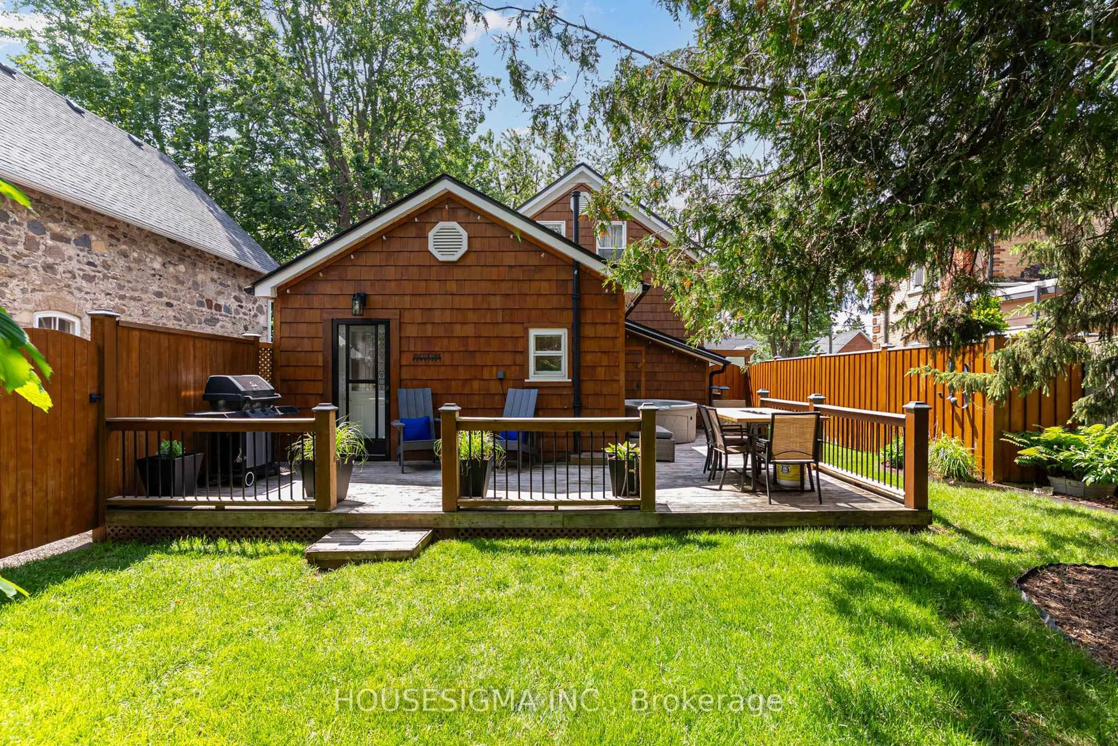Patio, street for 216 Second Ave, Shelburne Ontario L9V 2X3