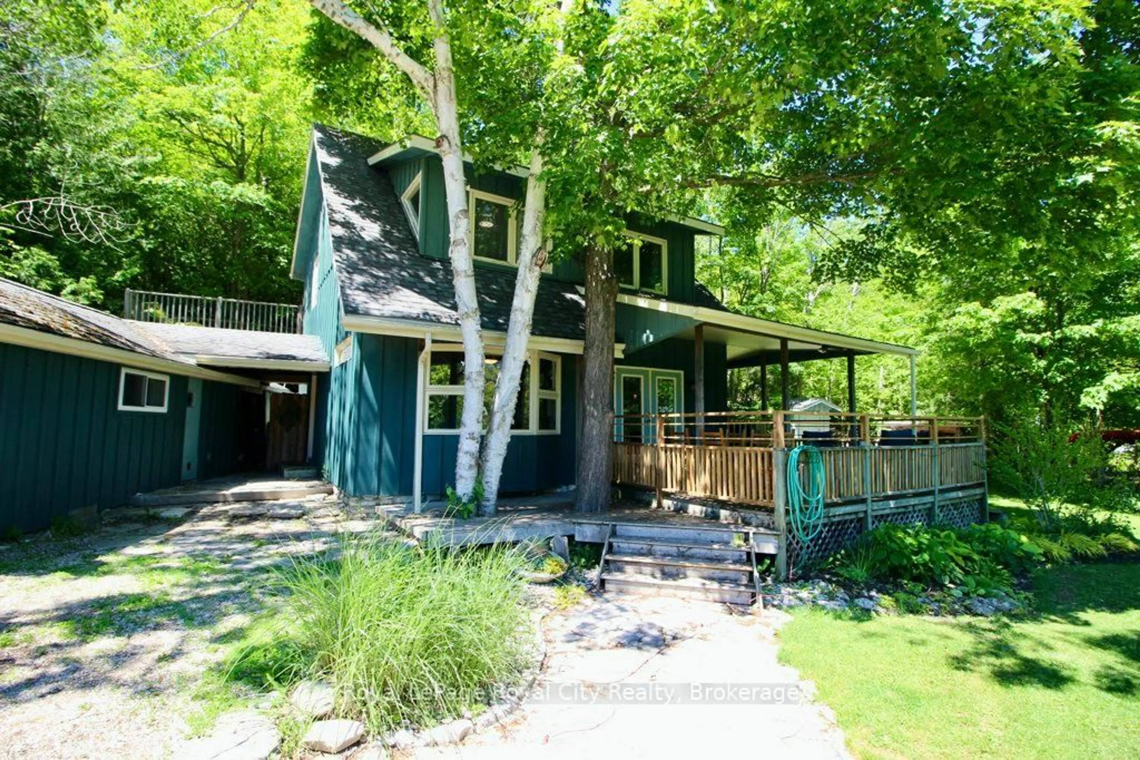 A pic from outside/outdoor area/front of a property/back of a property/a pic from drone, unknown for 11 Shoreline Dr, Northern Bruce Peninsula Ontario N0H 1Z0