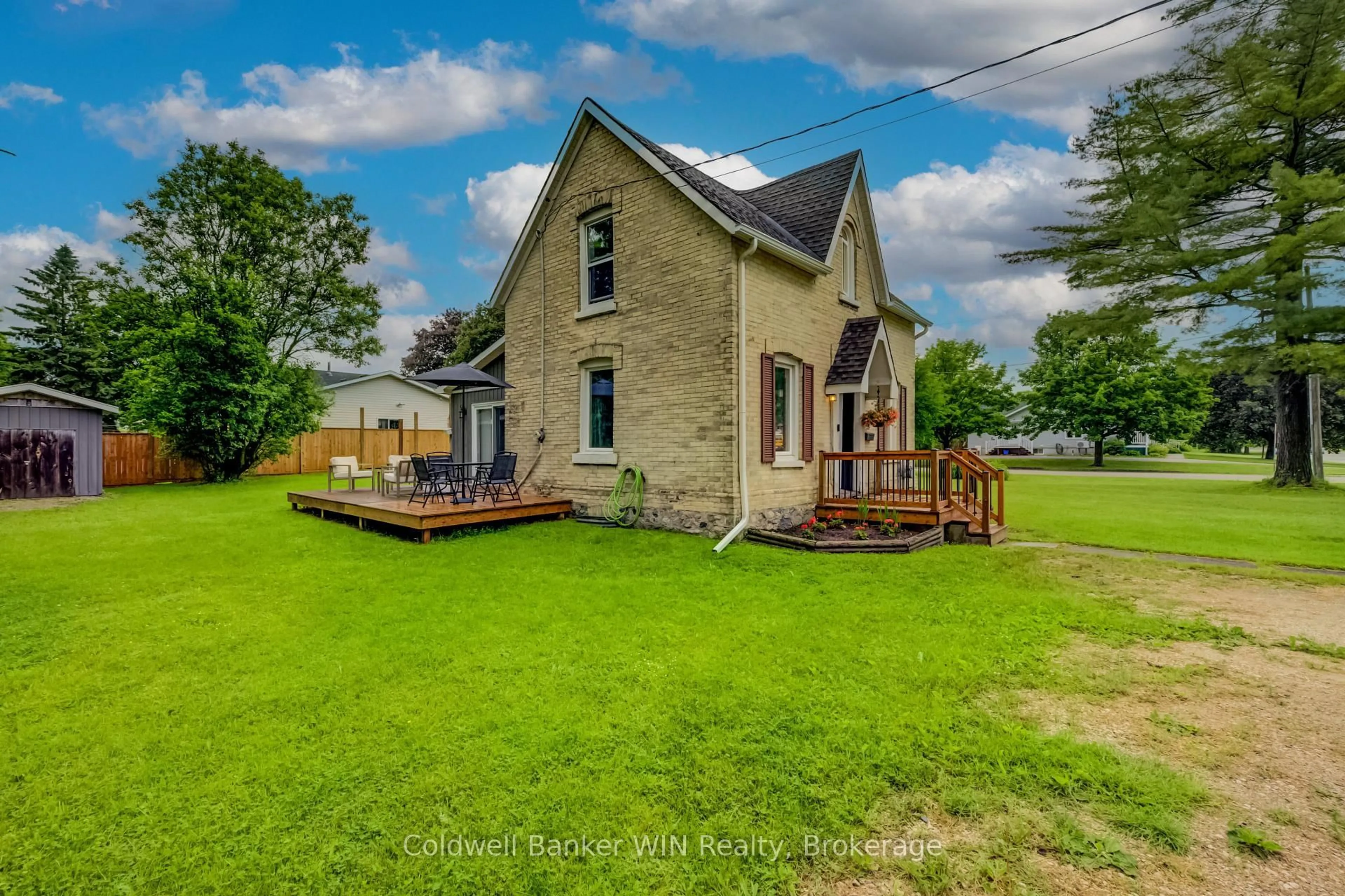 A pic from outside/outdoor area/front of a property/back of a property/a pic from drone, building for 455 Durham St, Wellington North Ontario N0G 2L1