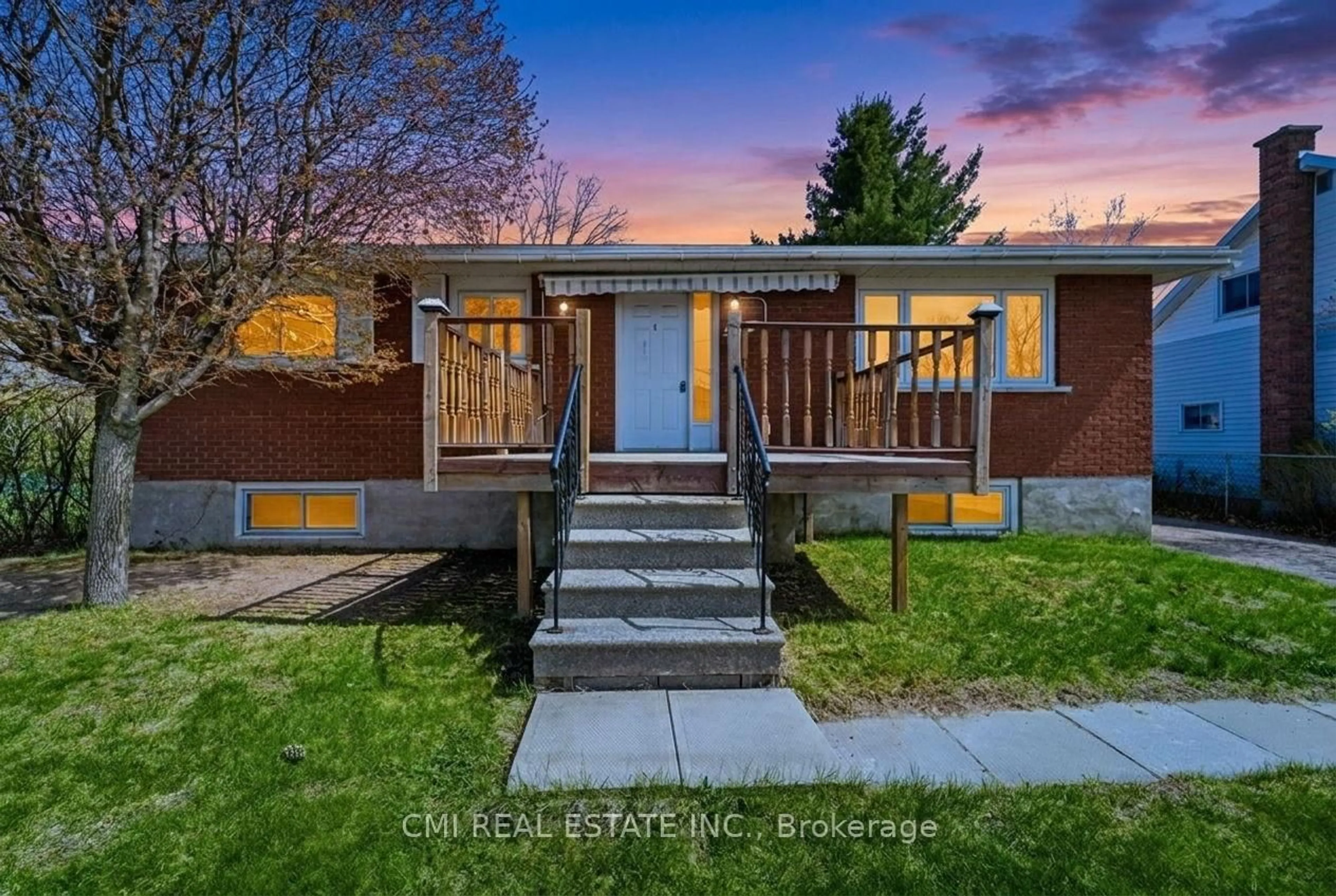 Home with brick exterior material, street for 625 First Ave, Pembroke Ontario K8A 5E3