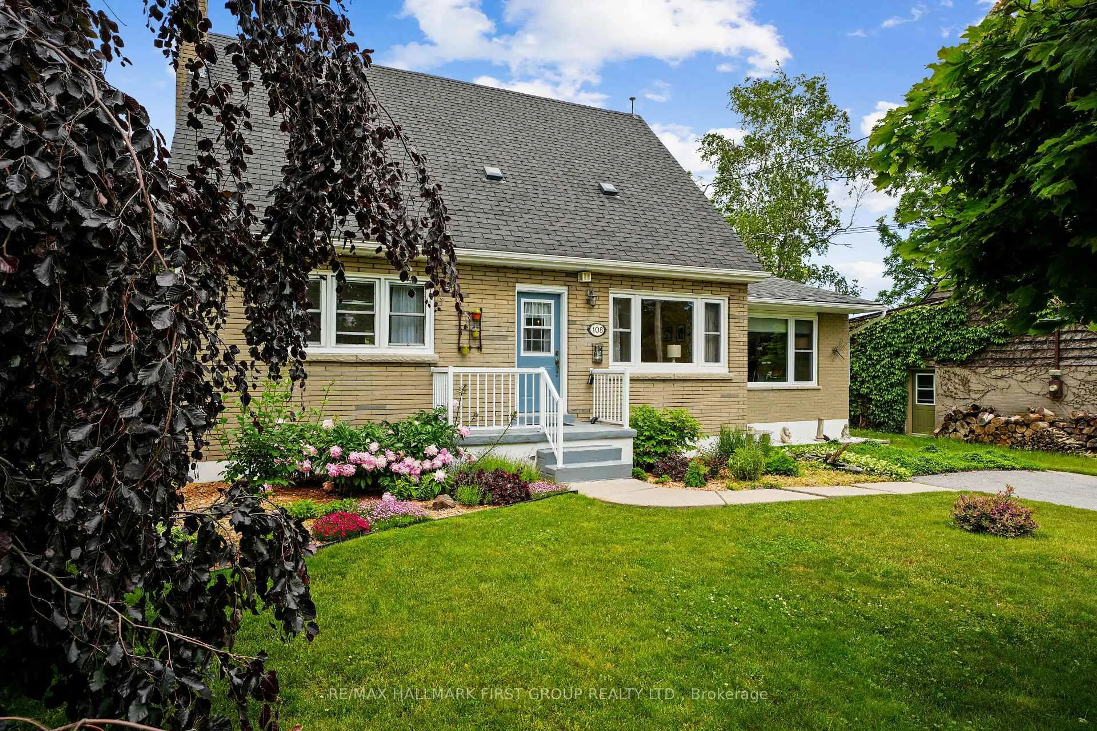 Home with vinyl exterior material, street for 108 Abbott Blvd, Cobourg Ontario K9A 4E7