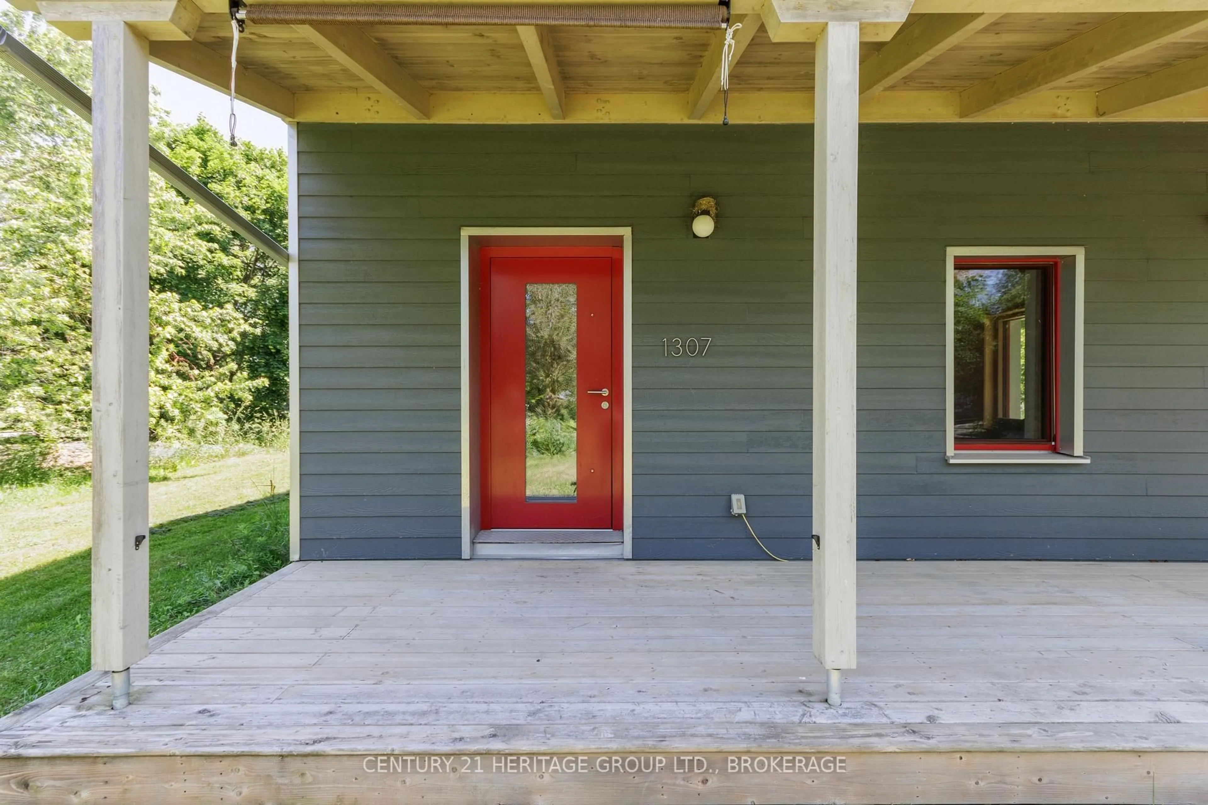 Unknown for 1307 Going St, Wolfe Island Ontario K0H 2Y0