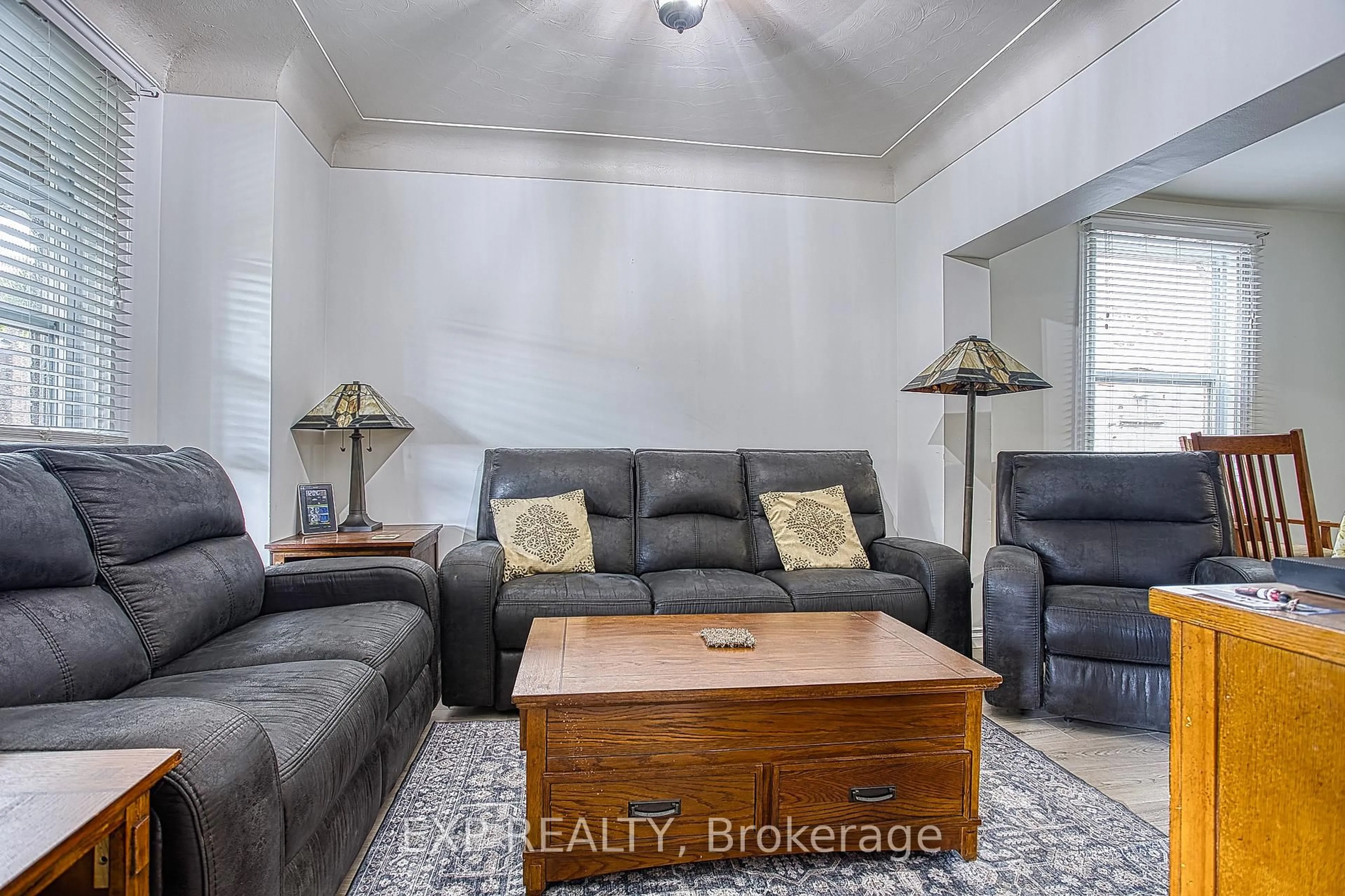 Living room with furniture, unknown for 137 Wentworth St, Hamilton Ontario L8L 5V6