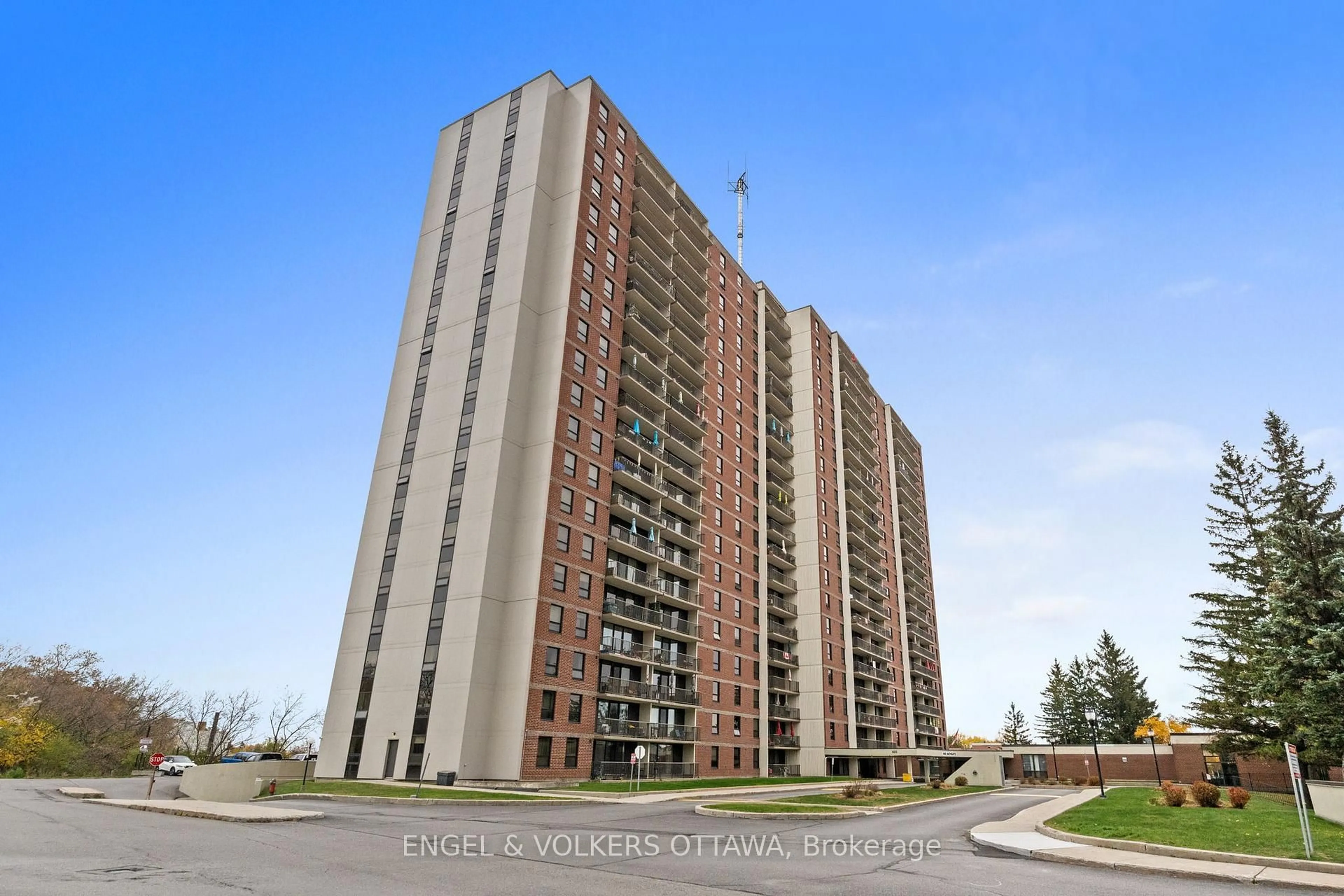 Unknown for 665 Bathgate Dr #301, Ottawa Ontario K1K 3Y4