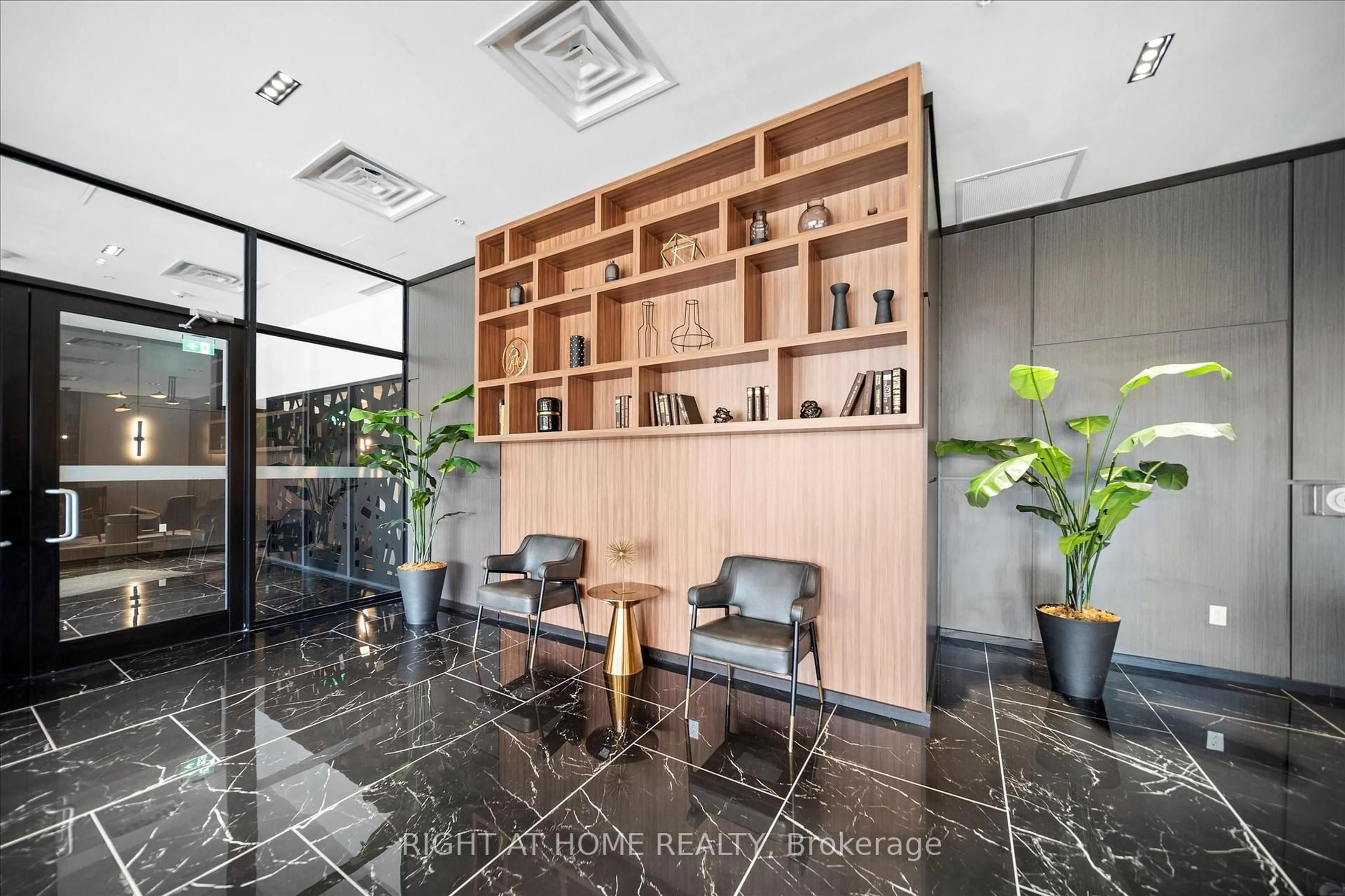 Lobby for 181 King St #806, Waterloo Ontario N2J 0E7