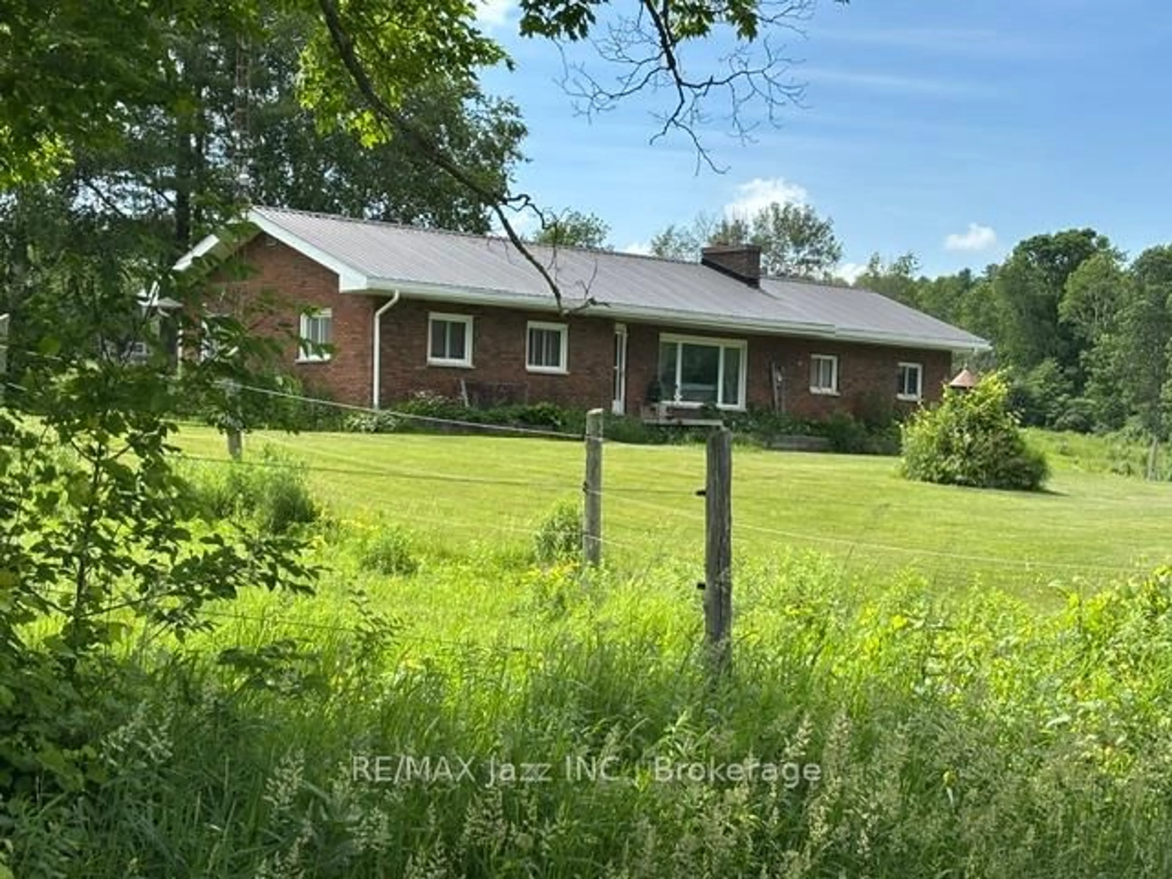 A pic from outside/outdoor area/front of a property/back of a property/a pic from drone, unknown for 224 Christiani Rd, Brighton Ontario K0K 1H0