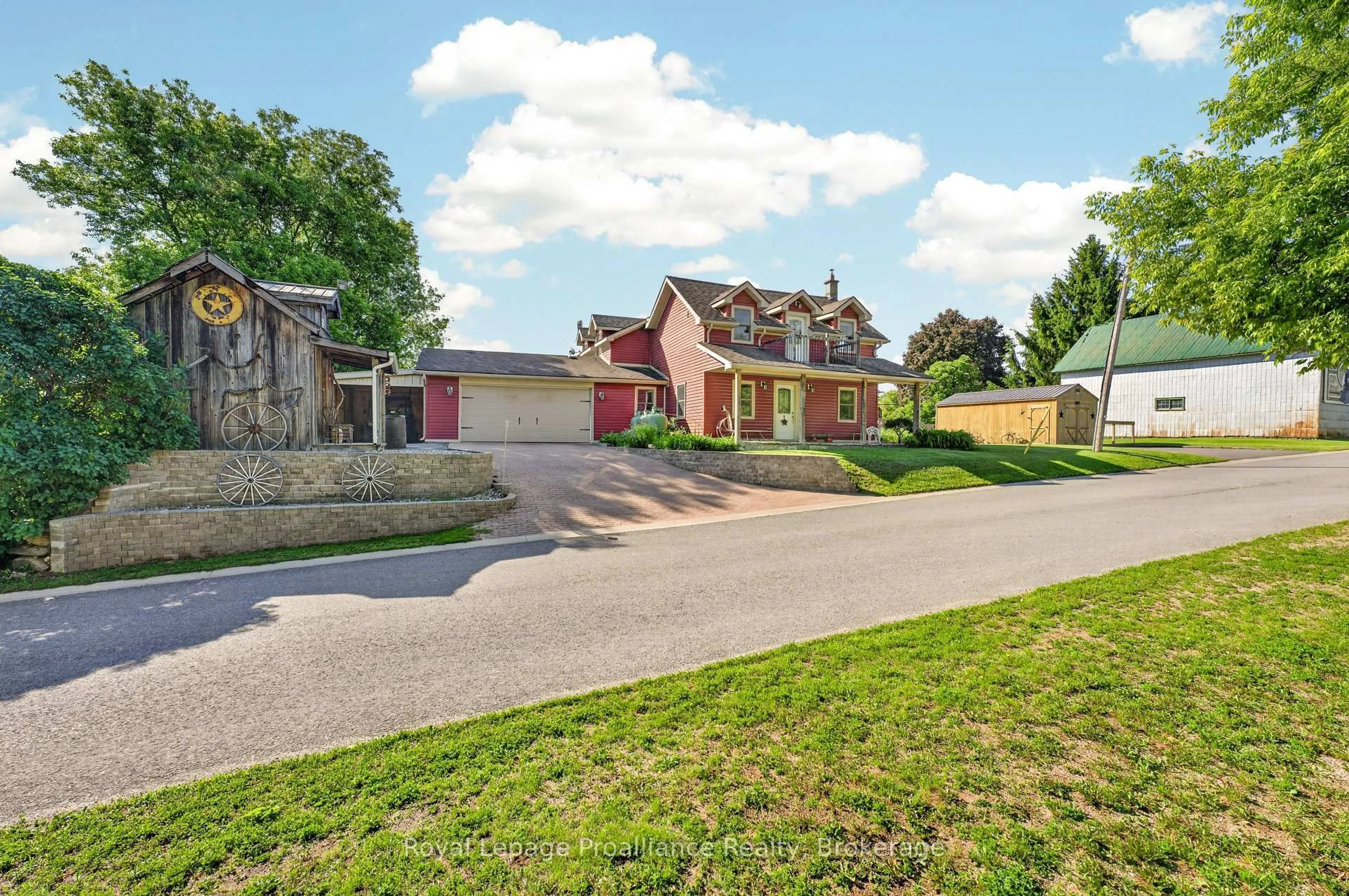 A pic from outside/outdoor area/front of a property/back of a property/a pic from drone, street for 7802 Piccadilly Rd, Godfrey Ontario K0H 1T0