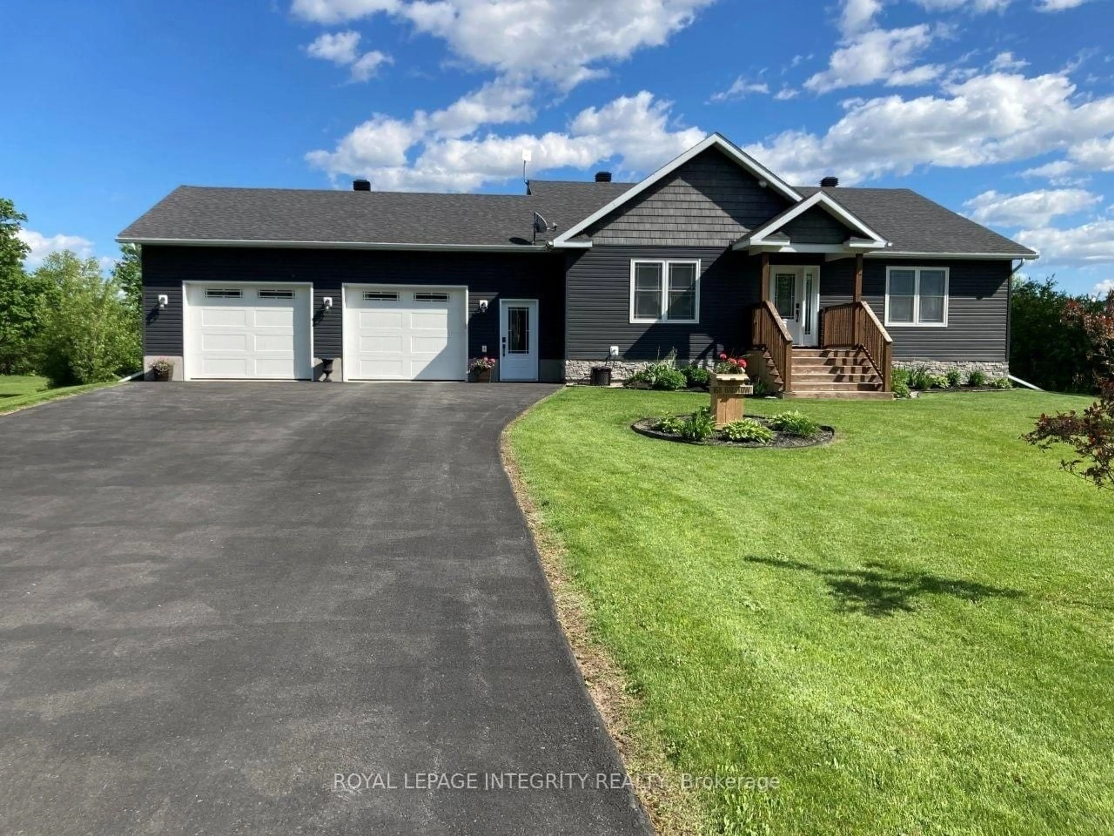 Home with vinyl exterior material, street for 165 Bristow Dr, Smiths Falls Ontario K7A 5B8
