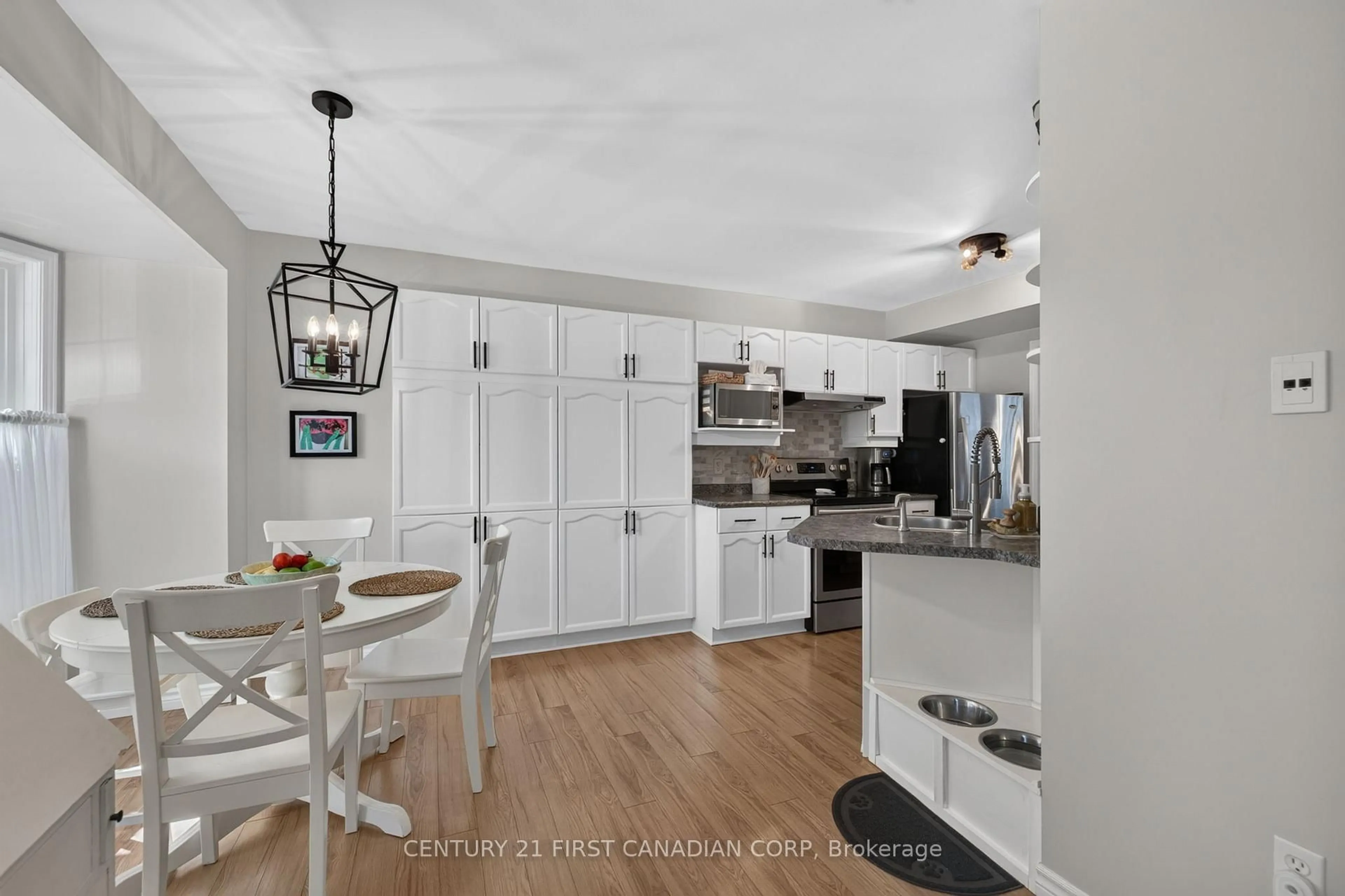 Open concept kitchen, unknown for 101 Brookside St #23, London South Ontario N5Z 5C9