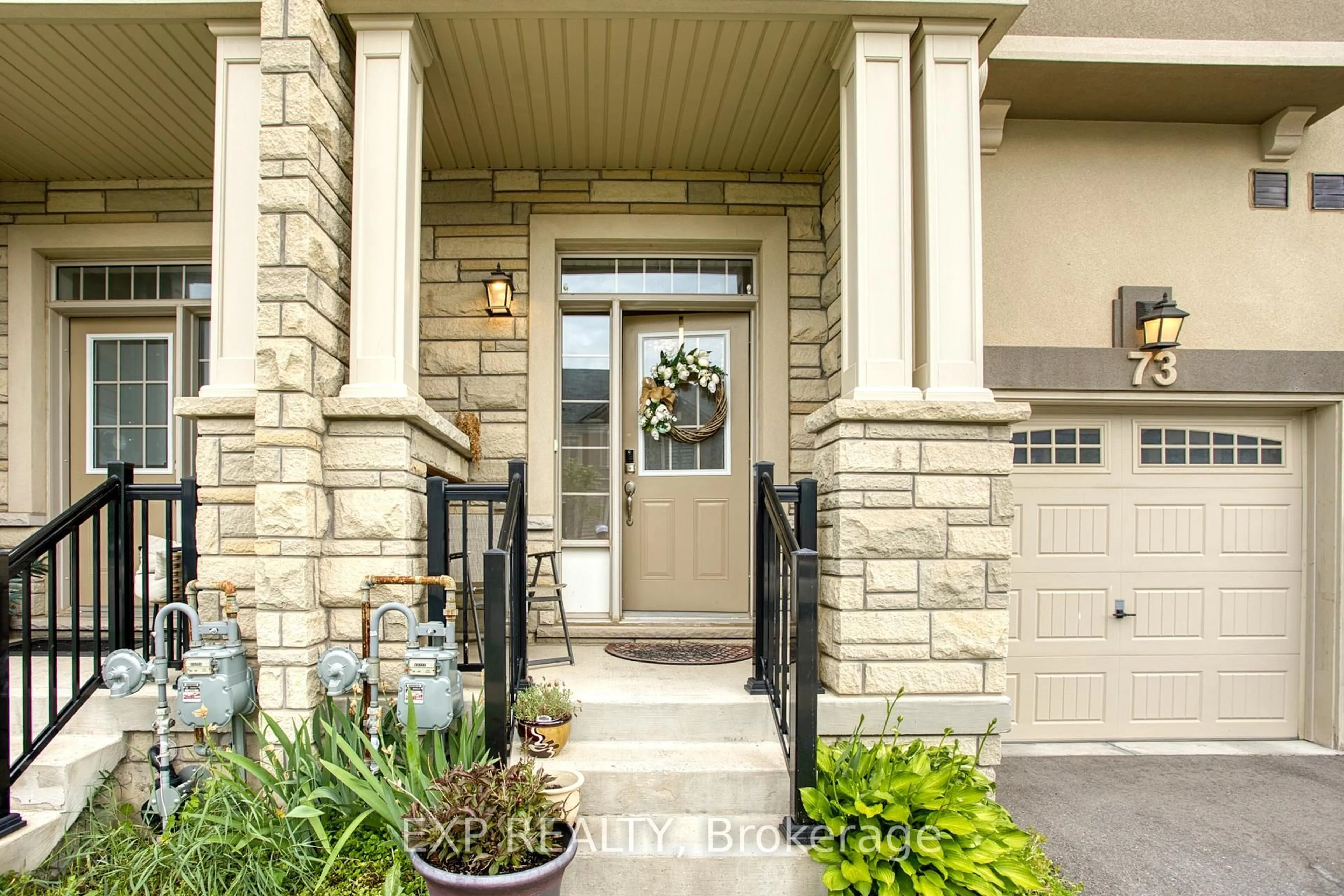 Indoor entryway for 73 Bilanski Farm Rd, Brantford Ontario N3S 0J6