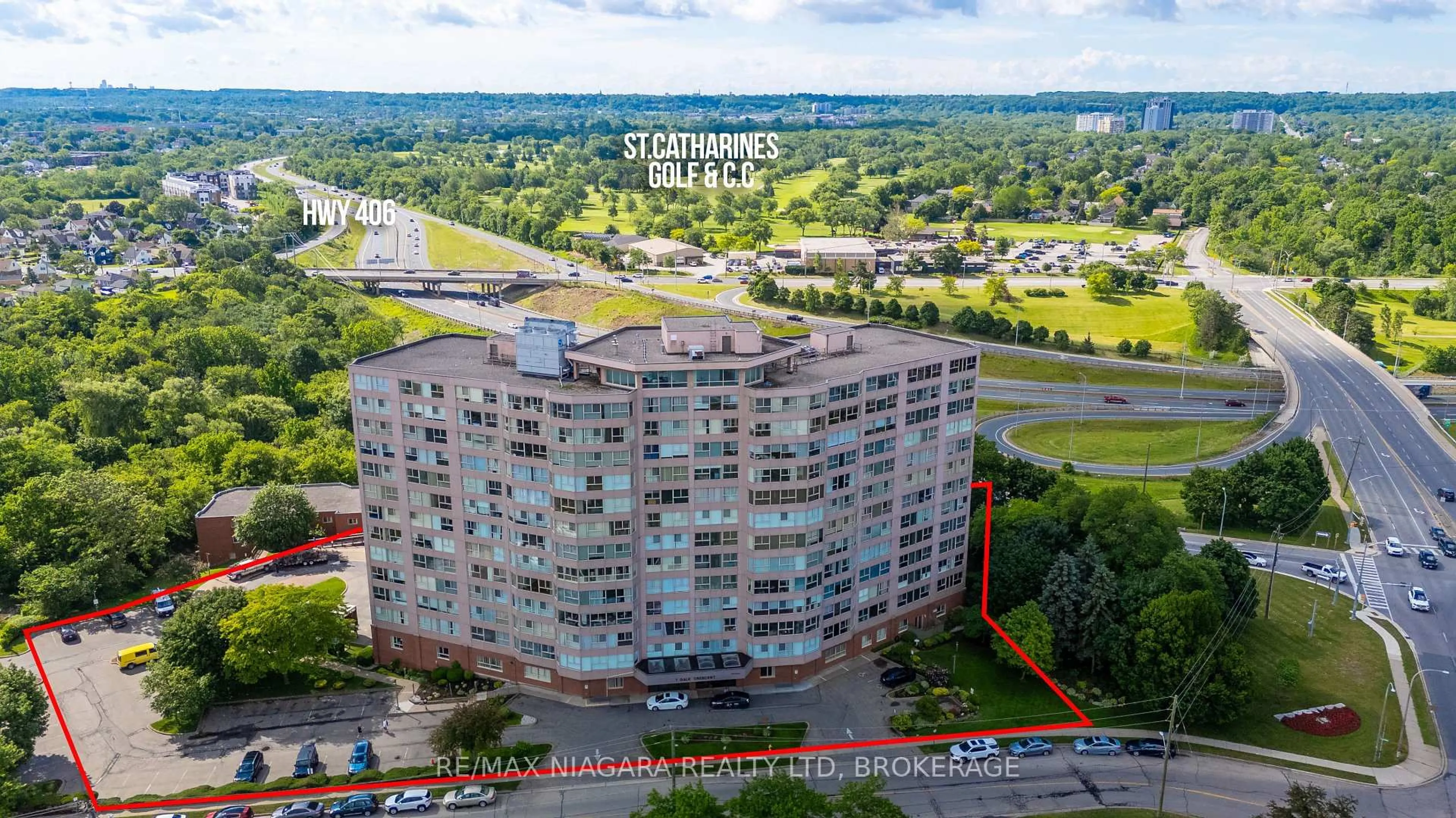 A pic from outside/outdoor area/front of a property/back of a property/a pic from drone, city buildings view from balcony for 7 Gale Cres #1011, St. Catharines Ontario L2R 7M8